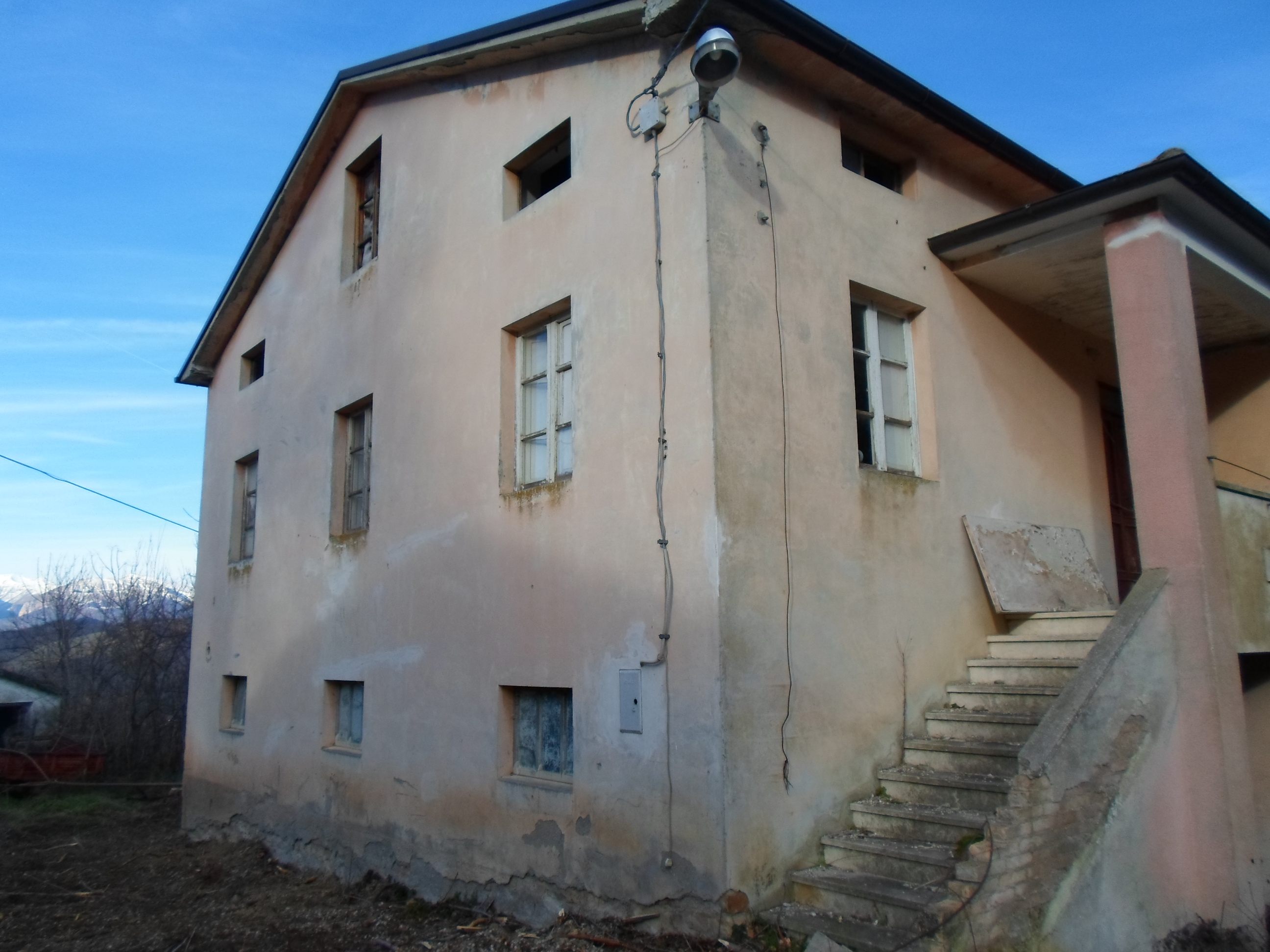 Casale Colonico Rustico in vendita a Force, Collinare