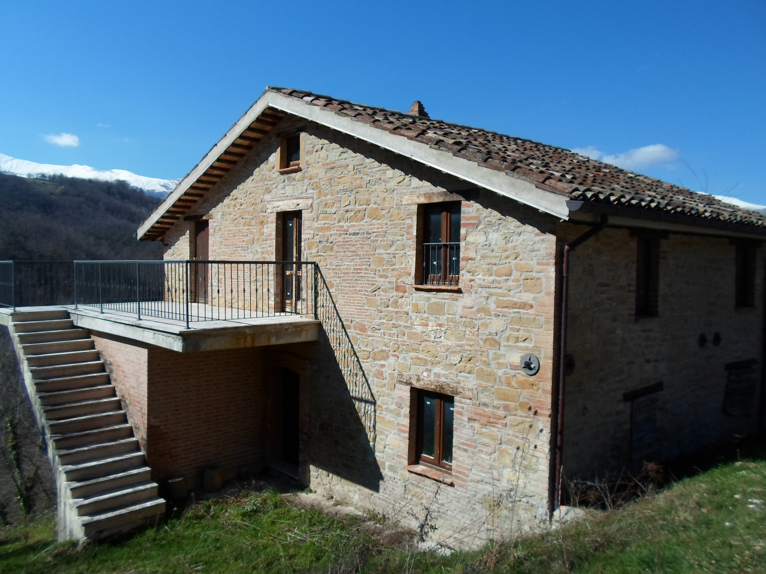 Casa cielo - terra in vendita a Comunanza, Montana