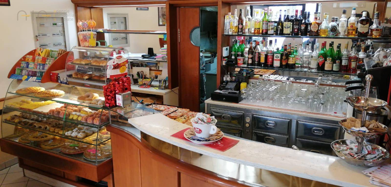 Attivit commerciale in vendita a Amandola, Centrale / Centro Storico