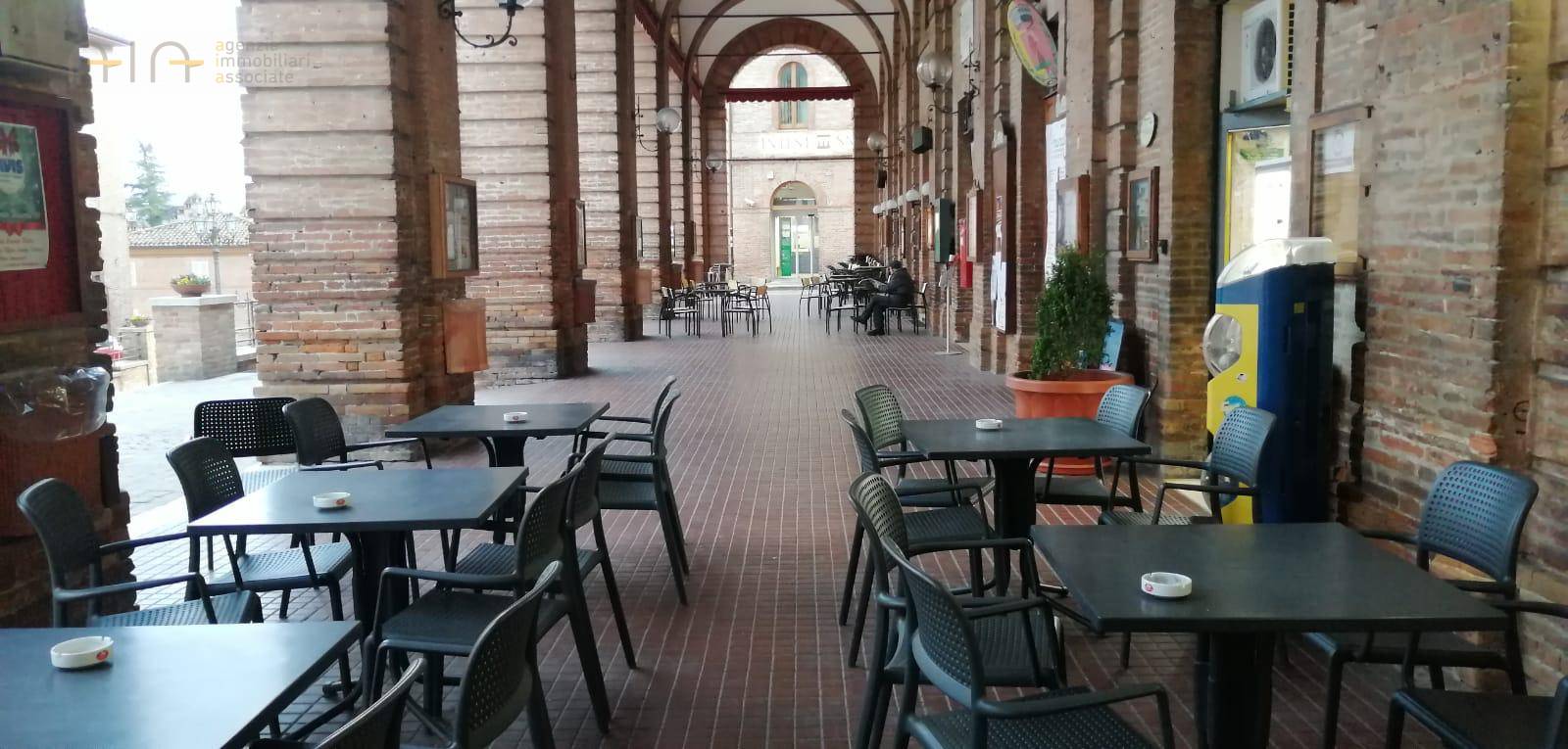 Attivit commerciale in vendita a Amandola, Centrale / Centro Storico