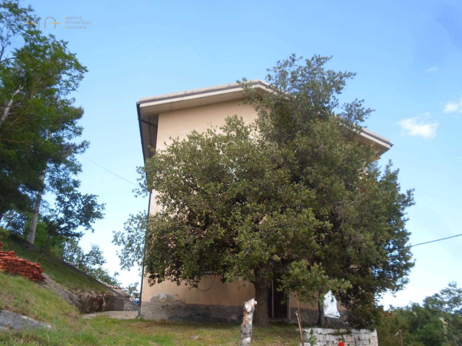 Appartamento in vendita a Roccafluvione, Collinare