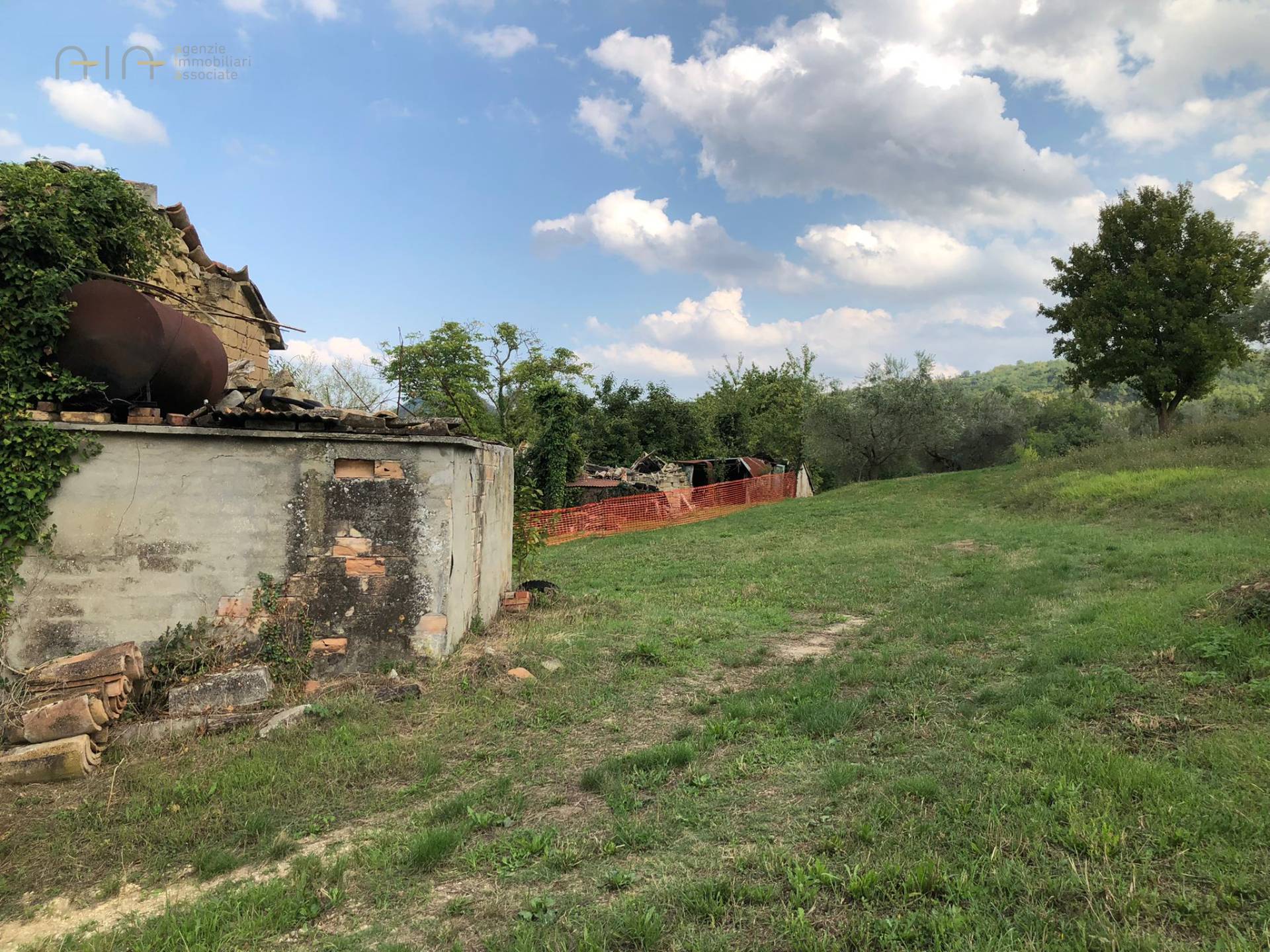 Casale Colonico Rustico in vendita a Penna San Giovanni