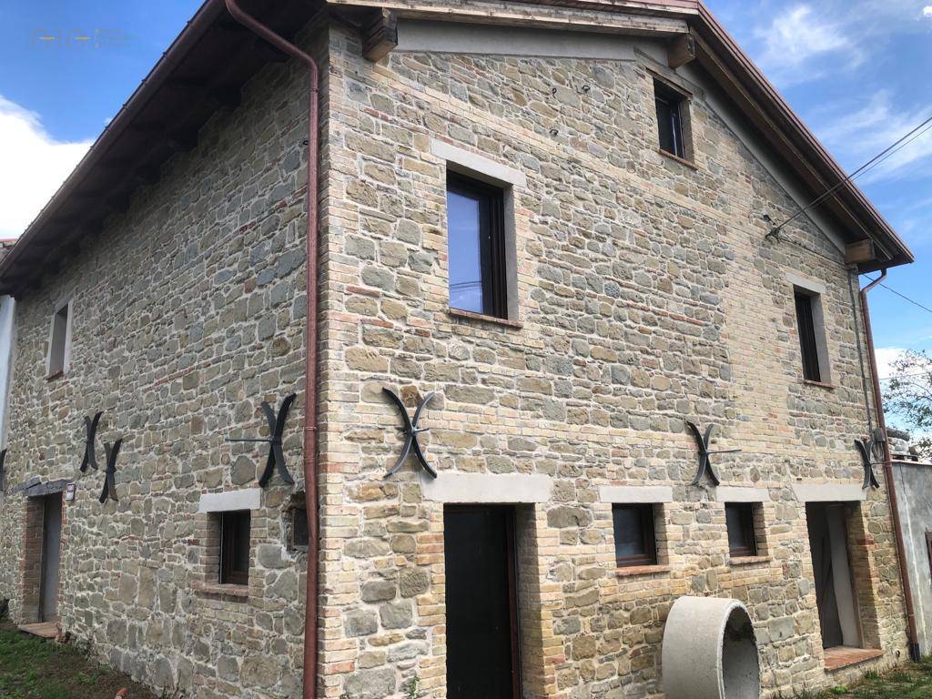 Casa cielo - terra in vendita a Comunanza, Montana