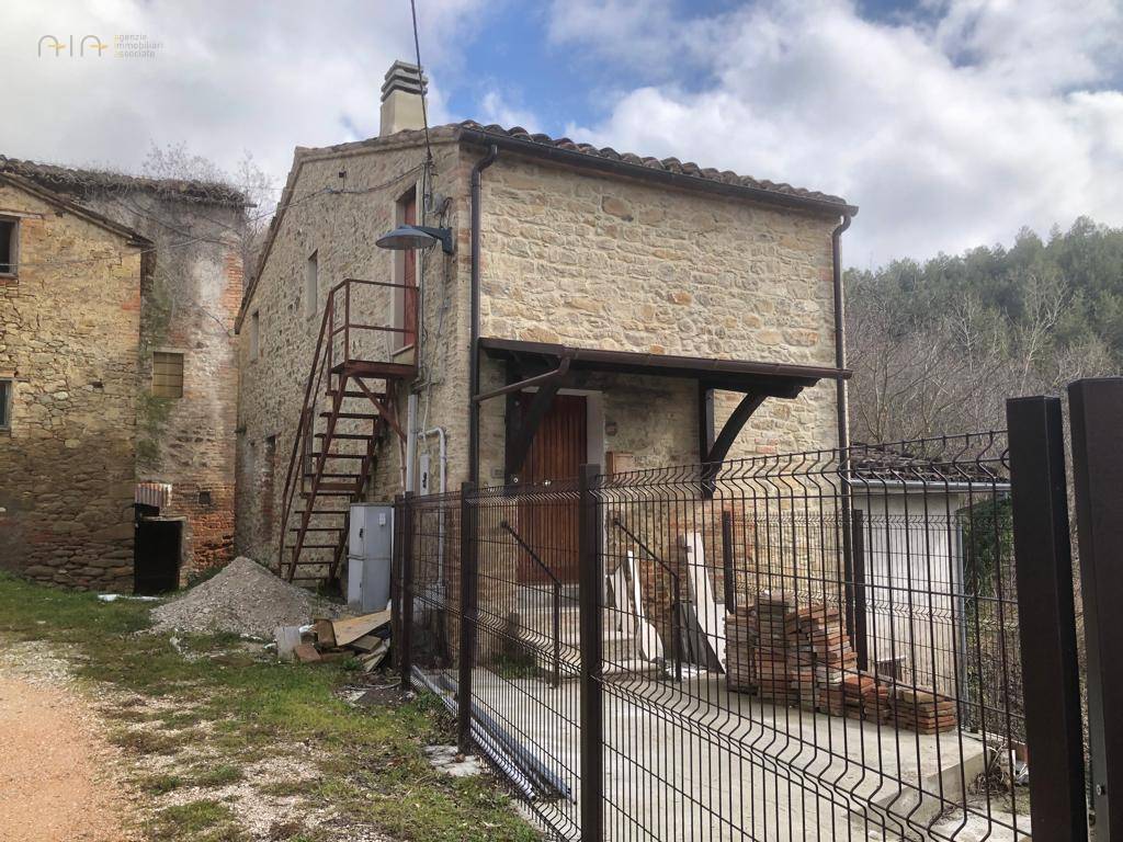 Casa cielo - terra in vendita a Comunanza, Montana