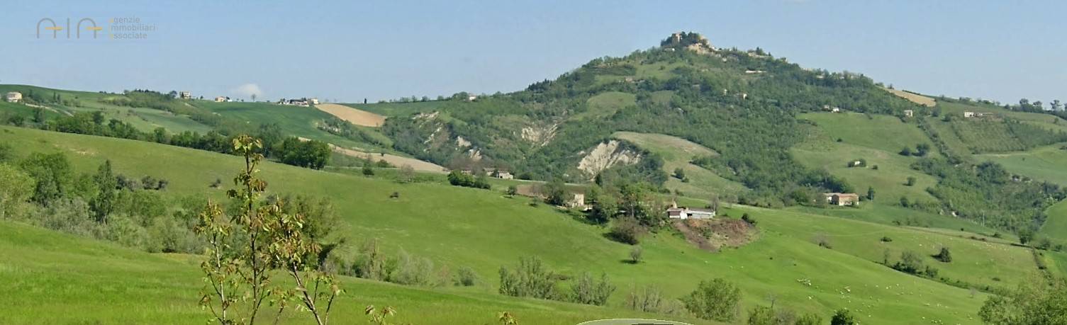 Terreno Agricolo (con / Senza Piccolo Prefabbricato) in vendita a Santa Vittoria in Matenano