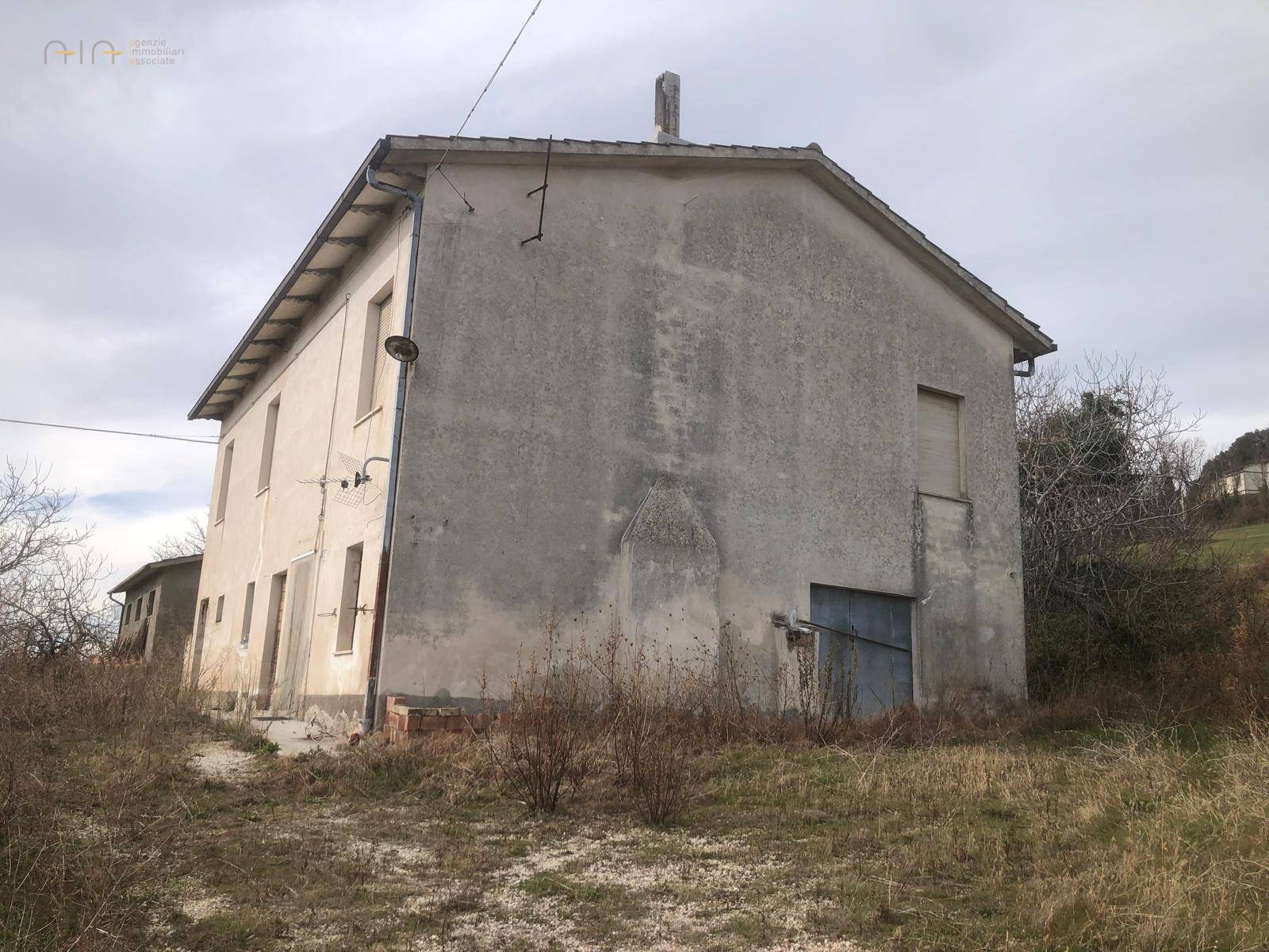 Casale Colonico Rustico in vendita a Santa Vittoria in Matenano
