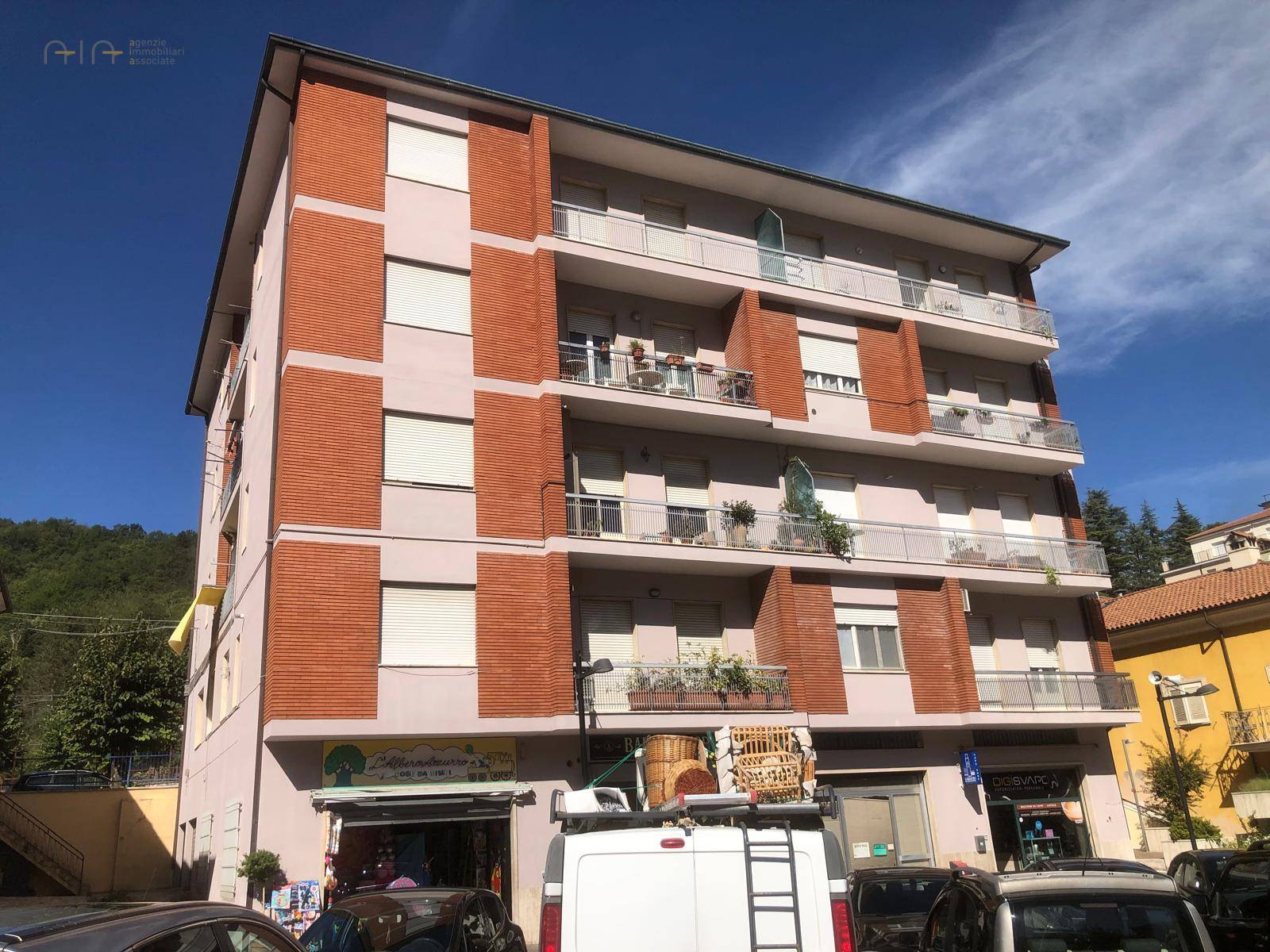 Appartamento in vendita a Comunanza, Centrale / Centro Storico