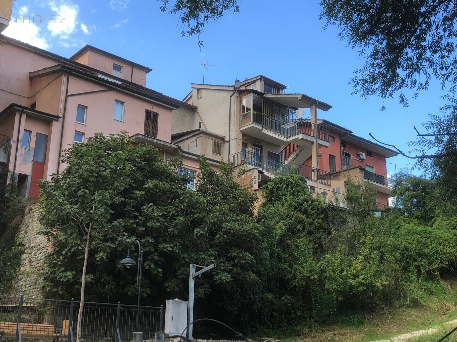 Appartamento in vendita a Comunanza, Centrale / Centro Storico