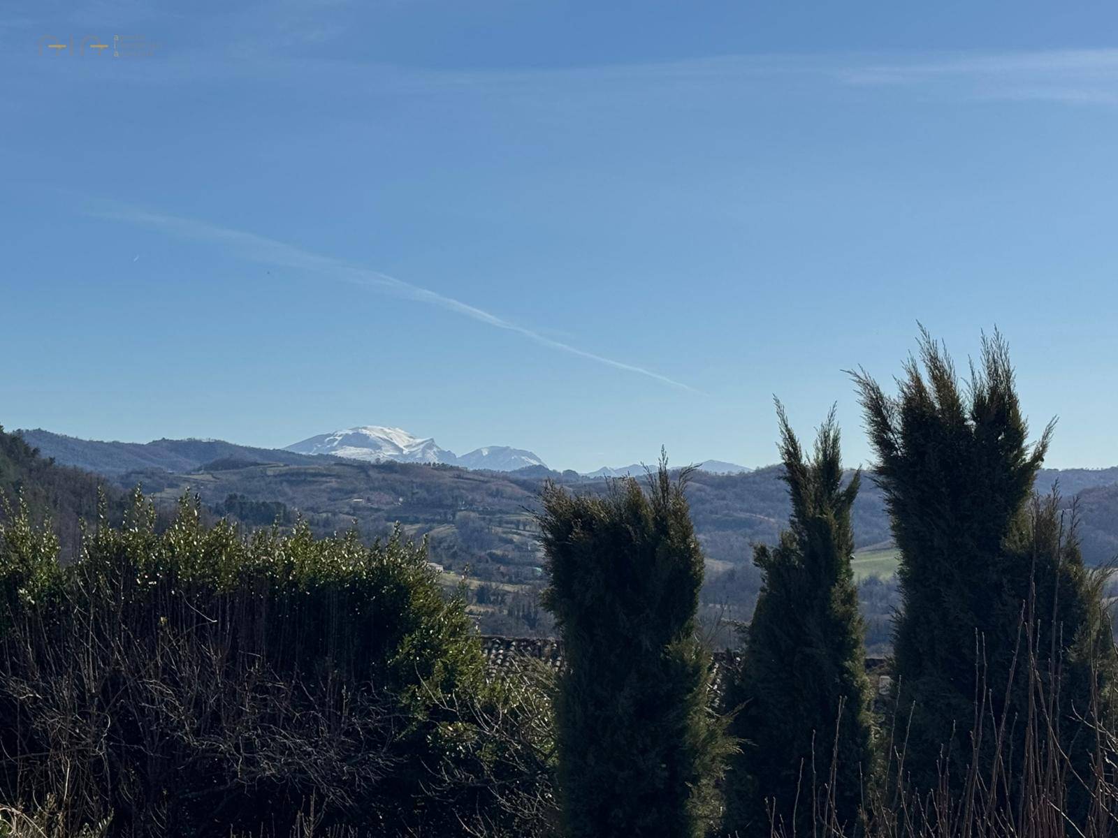 Casa cielo - terra in vendita a Amandola, Centrale / Centro Storico