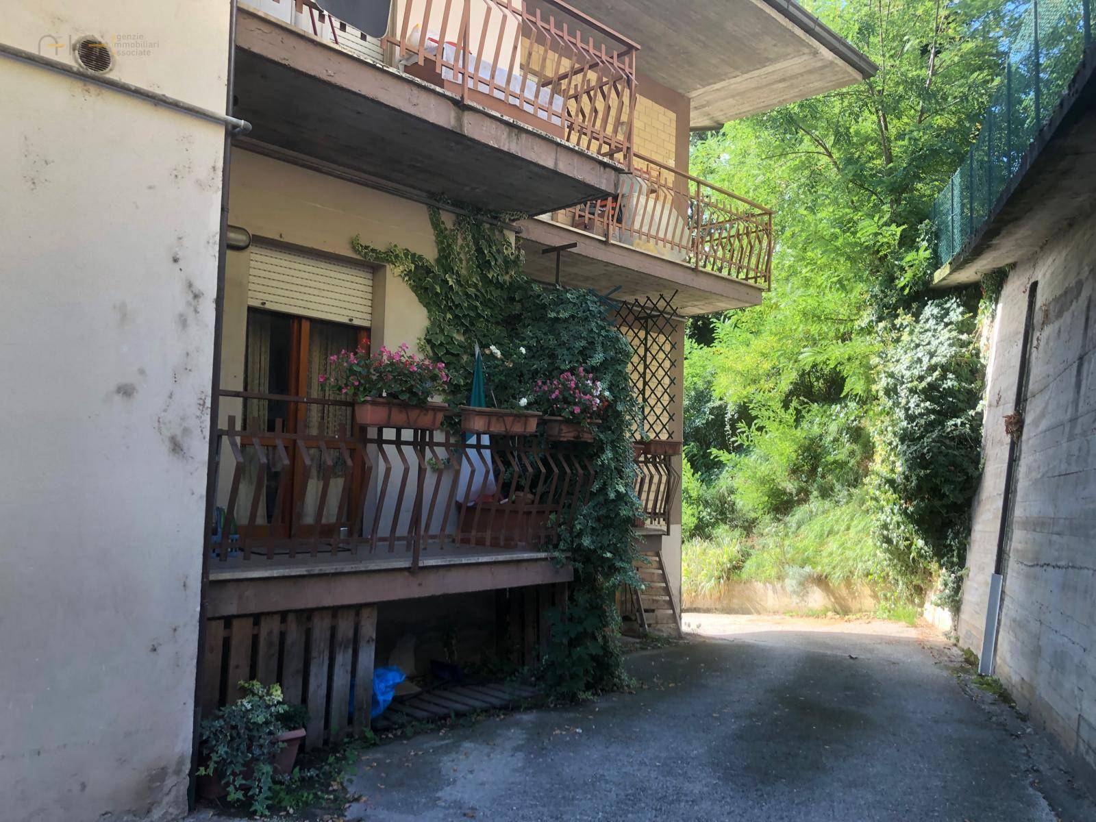 Appartamento in vendita a Amandola, Centrale / Centro Storico