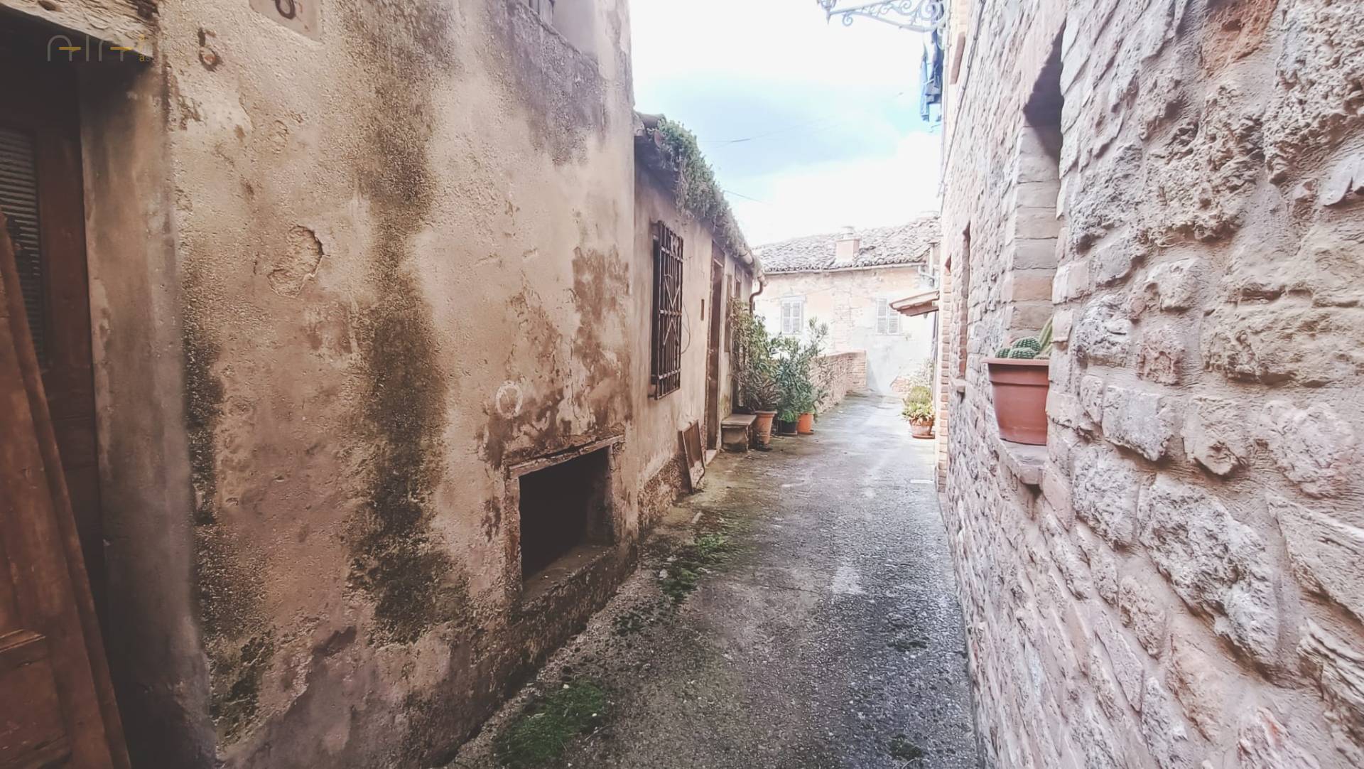 Casa cielo - terra in vendita a Amandola, Centrale / Centro Storico