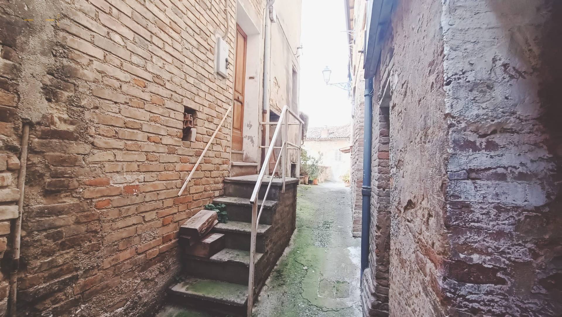 Casa cielo - terra in vendita a Amandola, Centrale / Centro Storico