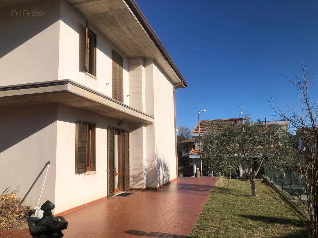 Villa singola in vendita a Amandola, Collinare