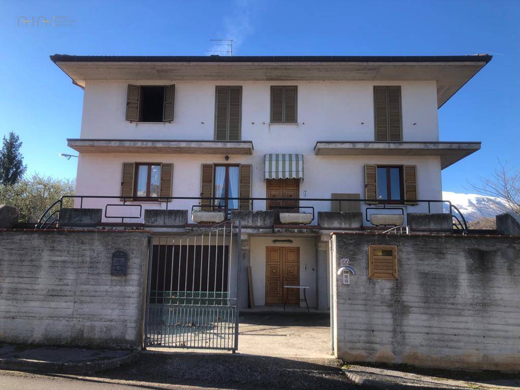 Villa singola in vendita a Amandola, Collinare