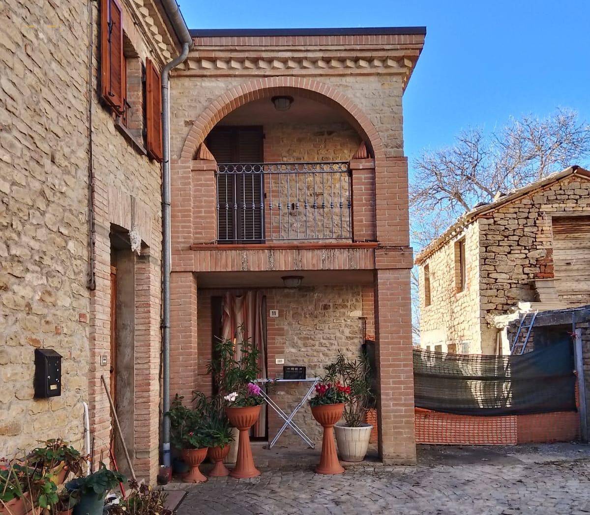 Casa cielo - terra in vendita a Smerillo