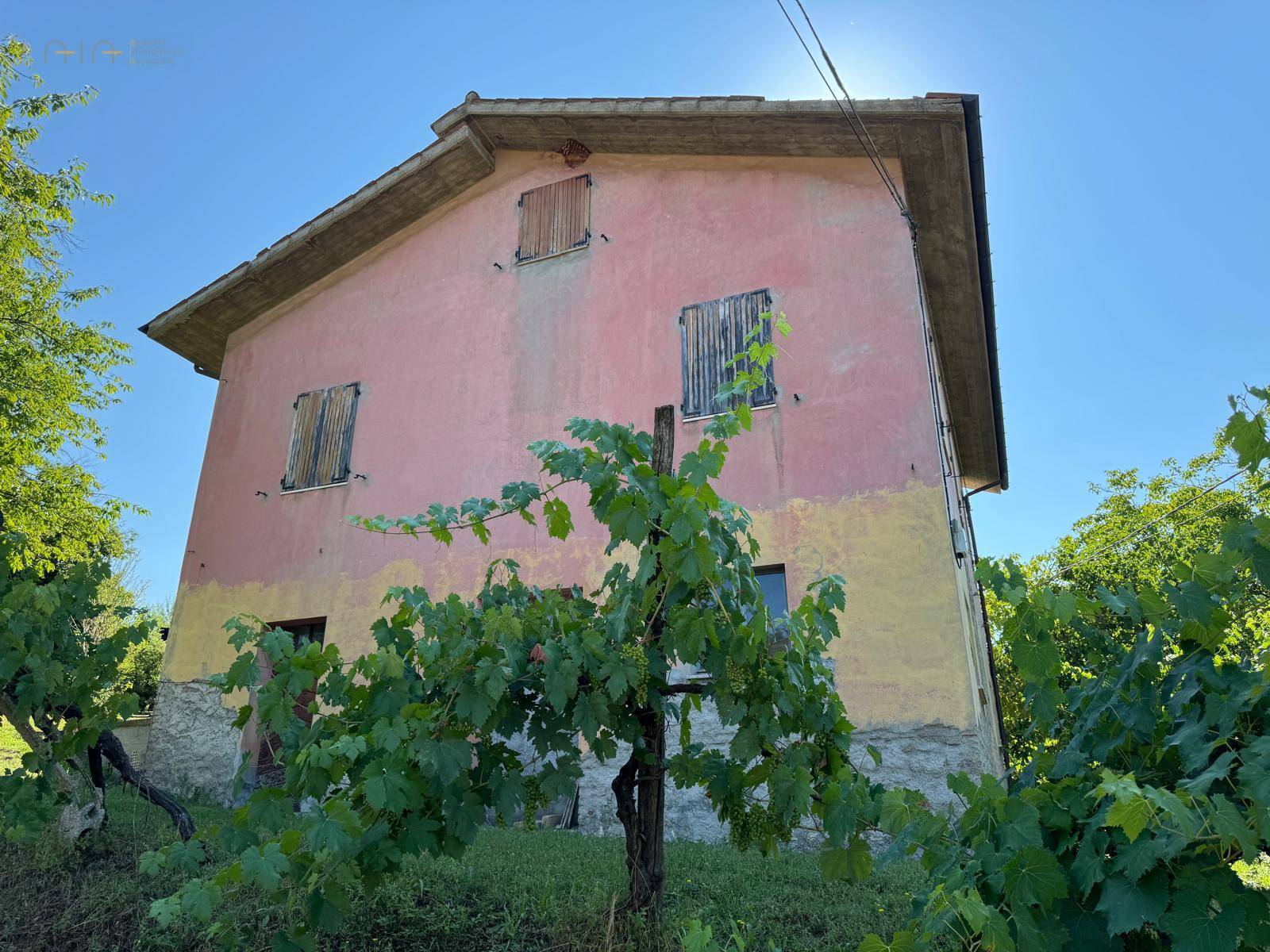 Casale Colonico Rustico in vendita a Amandola, Collinare