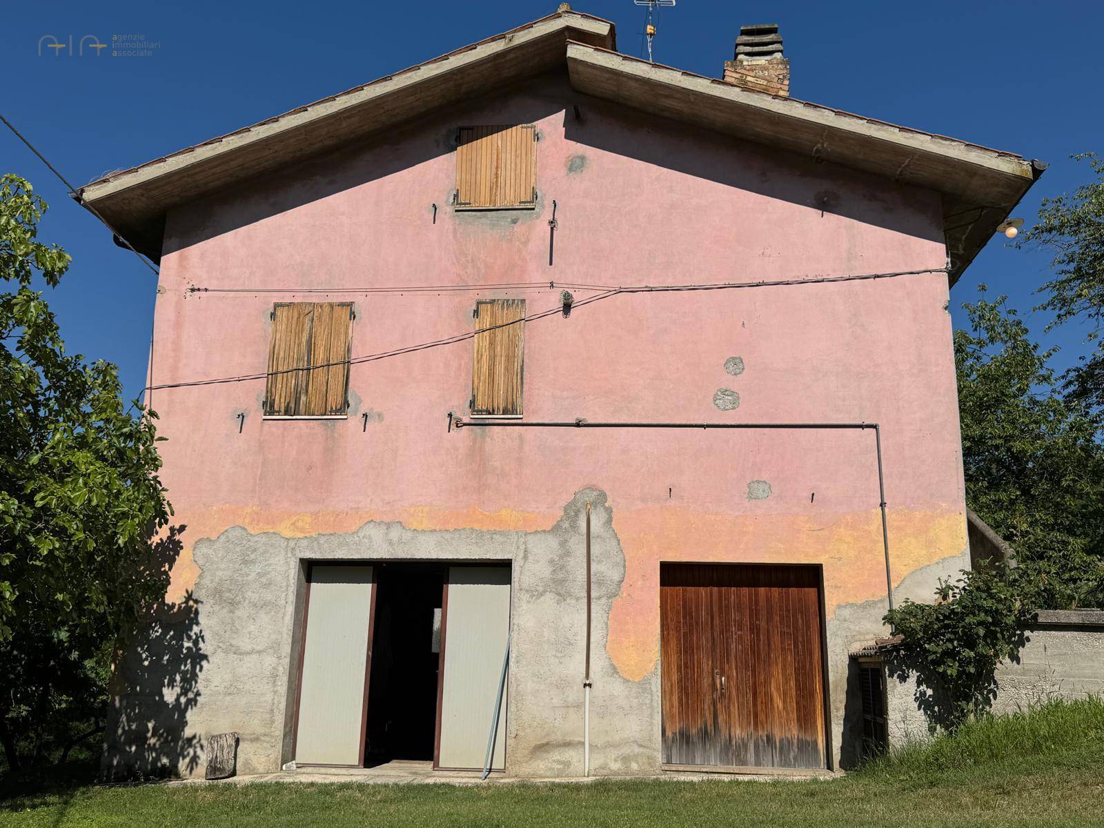 Casale Colonico Rustico in vendita a Amandola, Collinare