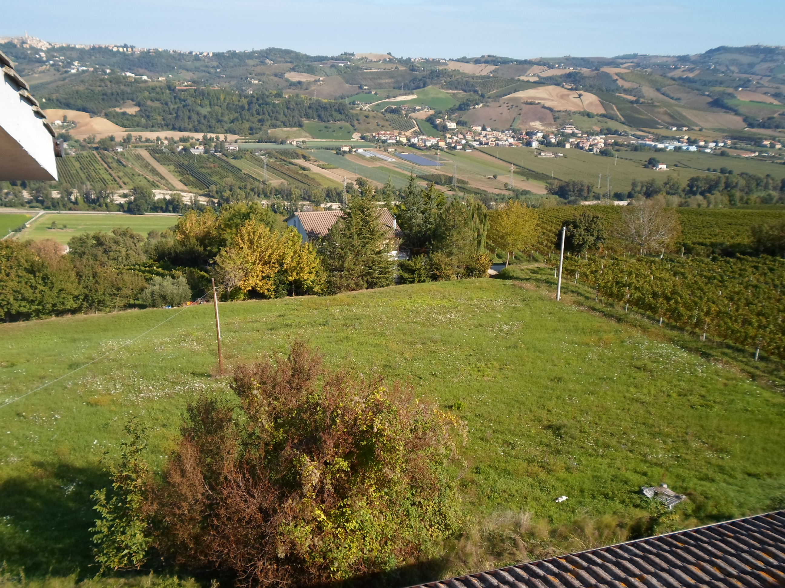 Stabile / Palazzo in vendita a Carassai, Collinare