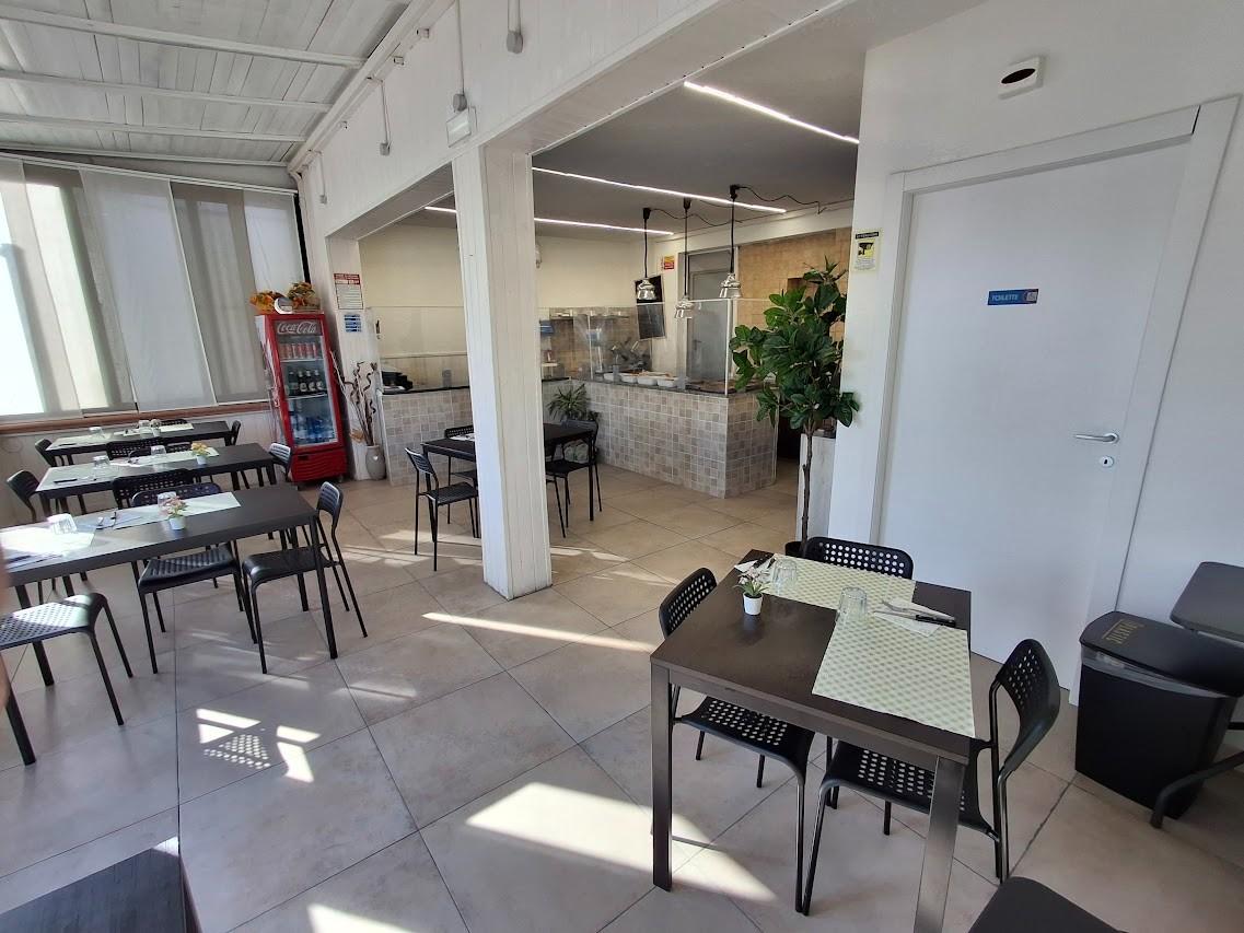 Attivit� commerciale in vendita, Pisa coop - cnr