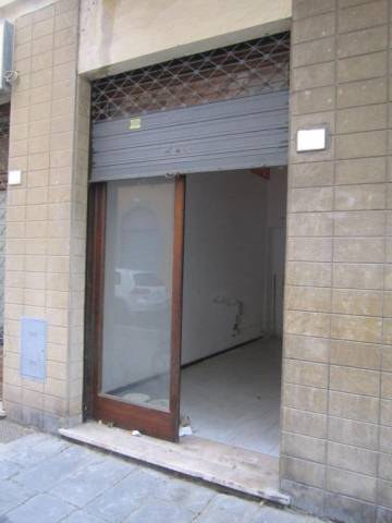 Locale commerciale in affitto, Pisa sant'antonio