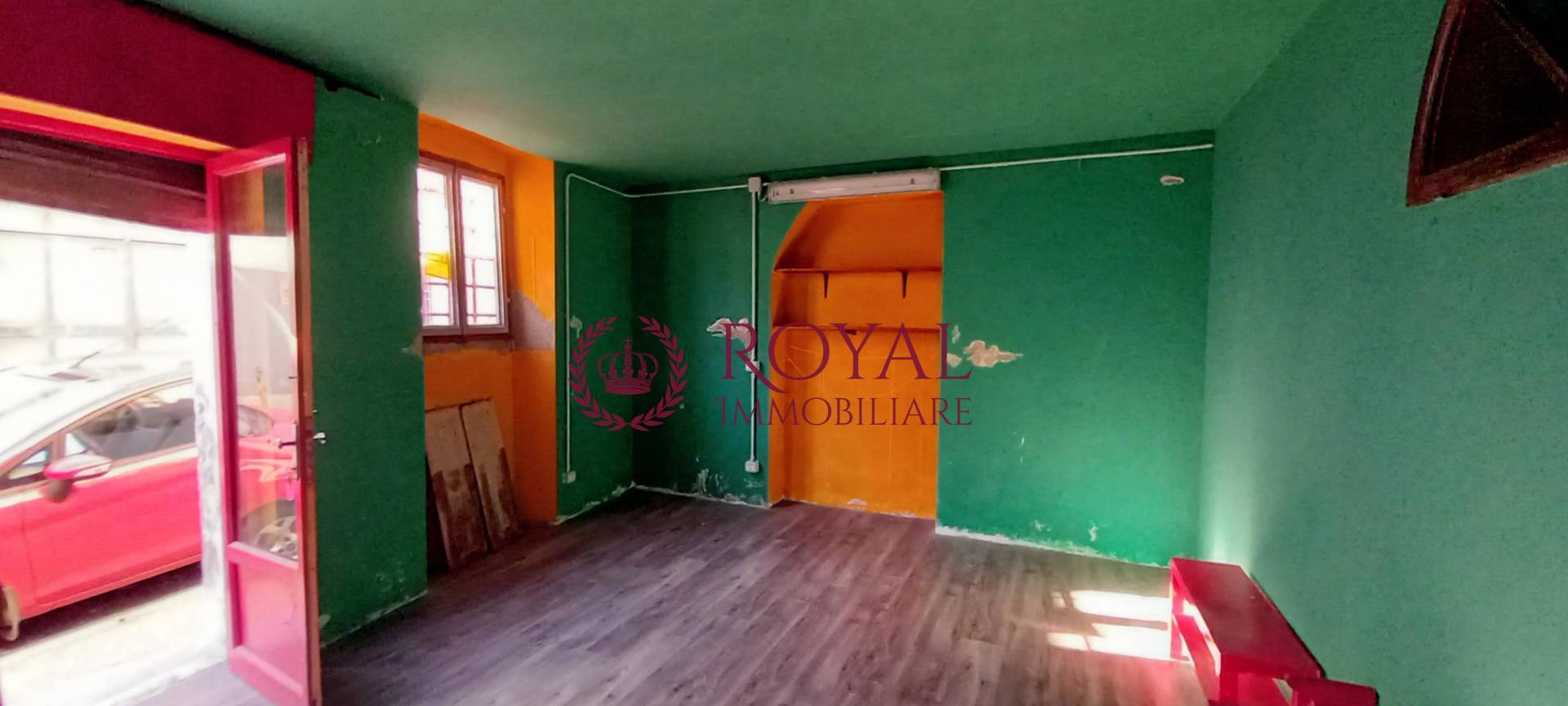 Locale commerciale in affitto a Livorno, Centro