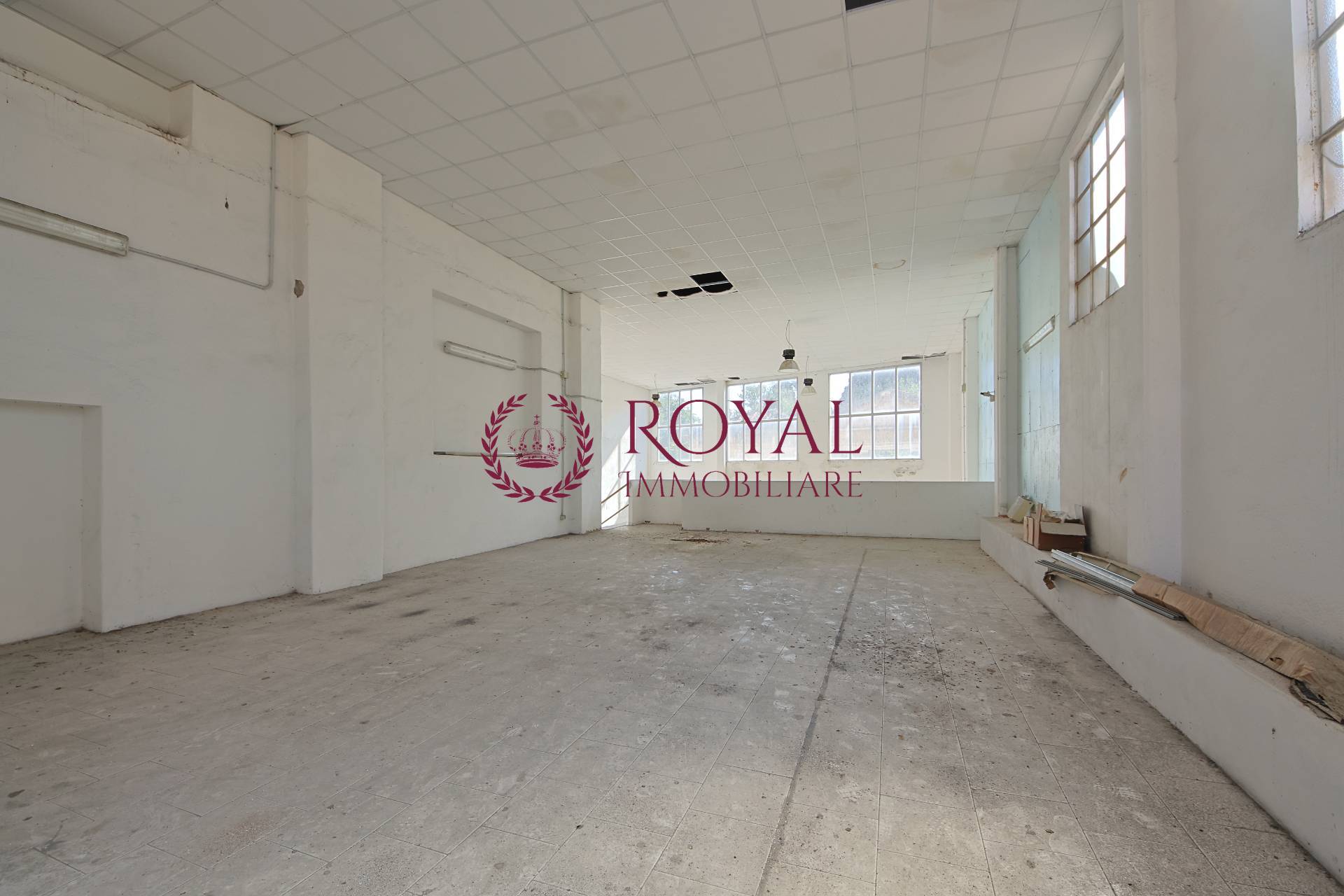 Locale commerciale in vendita a Livorno