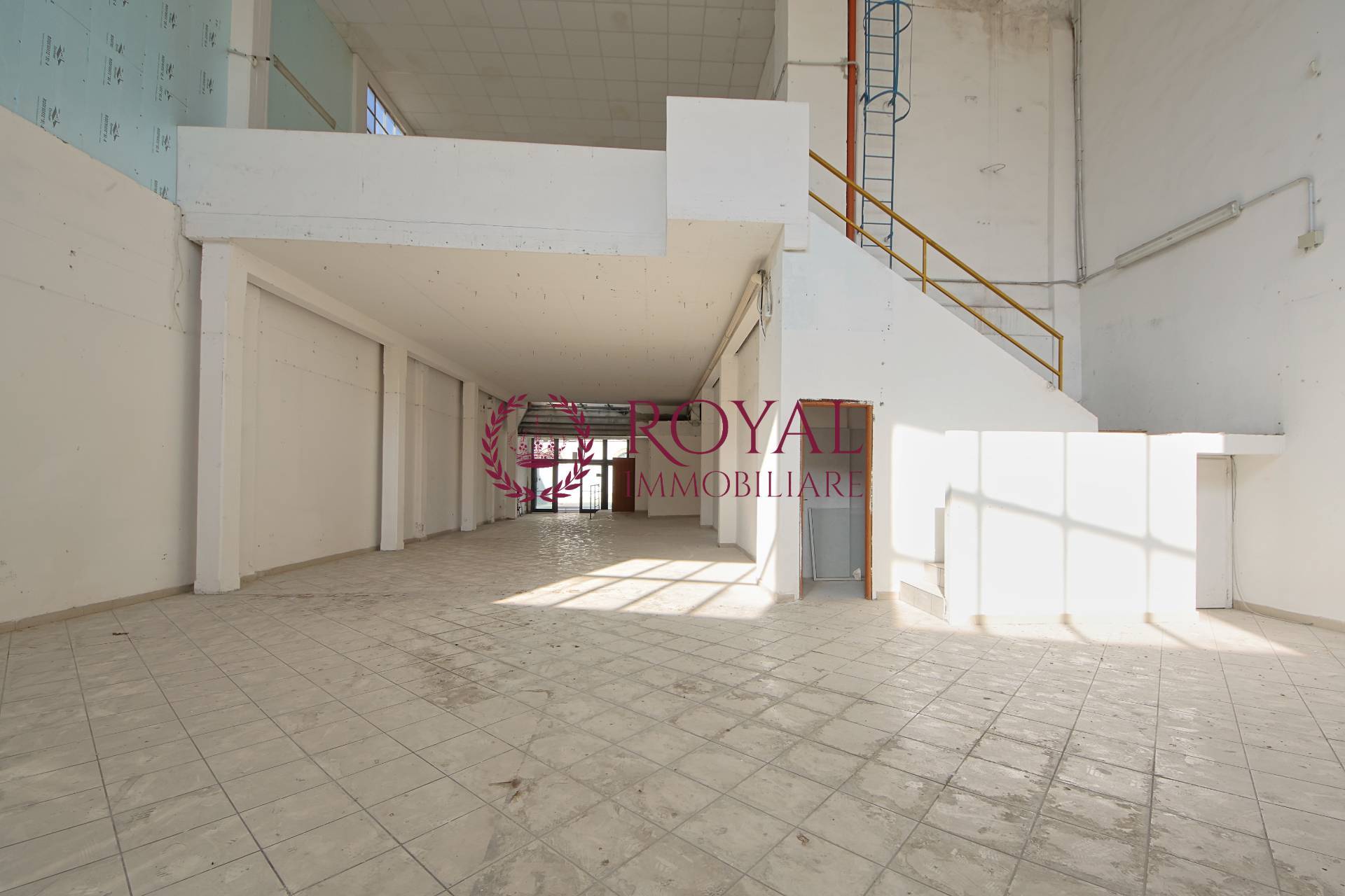 Locale commerciale in vendita a Livorno