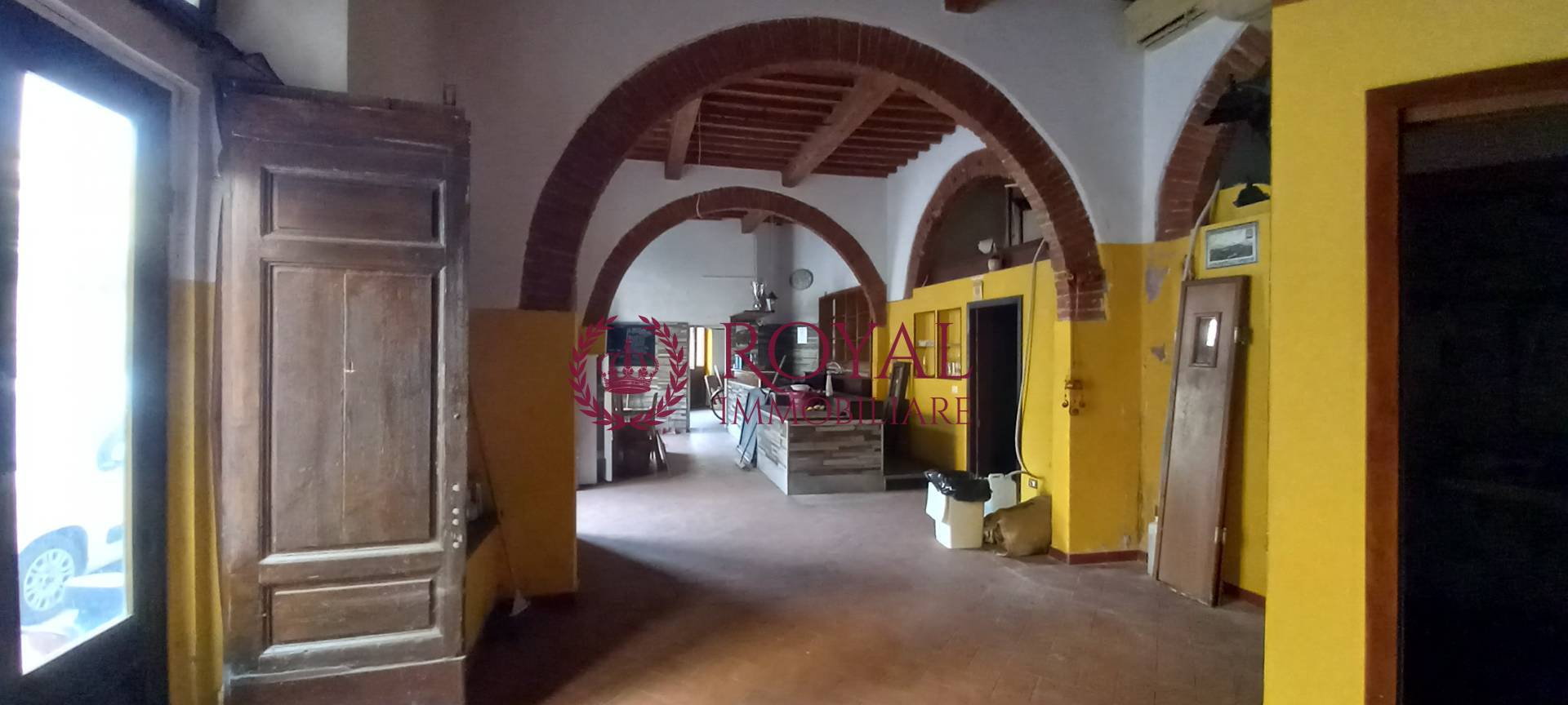 Locale commerciale in affitto a Livorno, San Marco