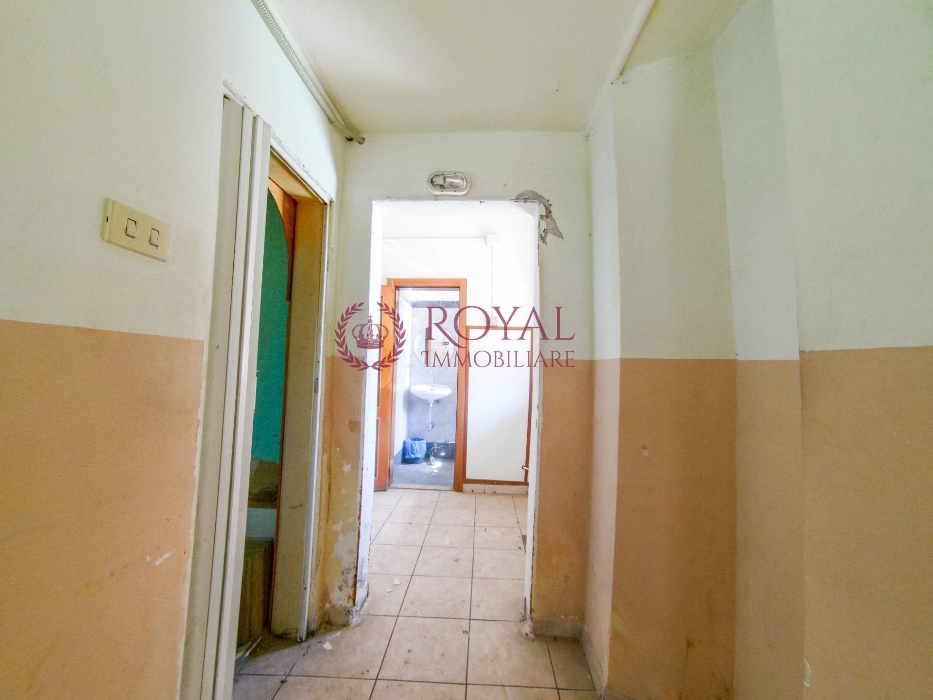 Locale commerciale in affitto a Livorno, Garibaldi