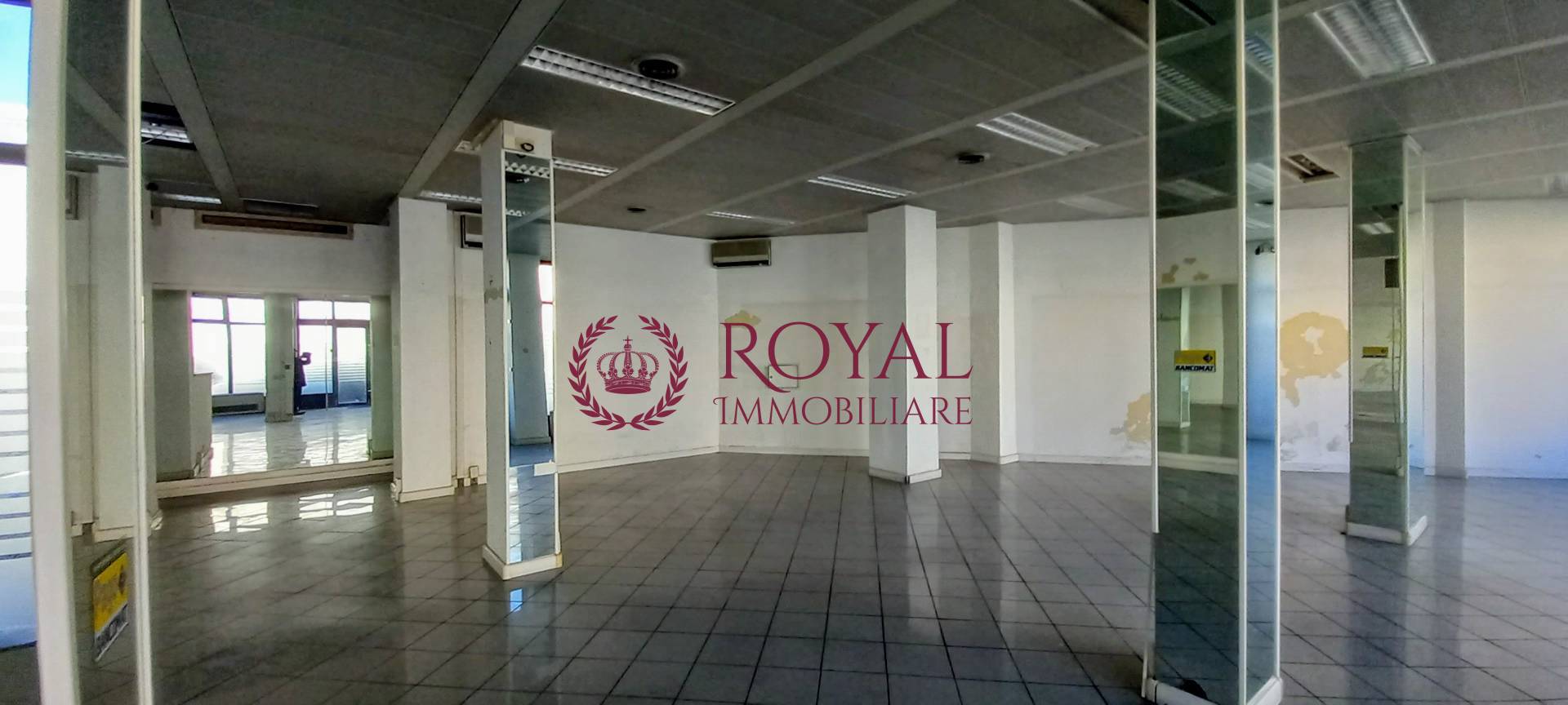 Locale commerciale in vendita a Livorno, Cavour