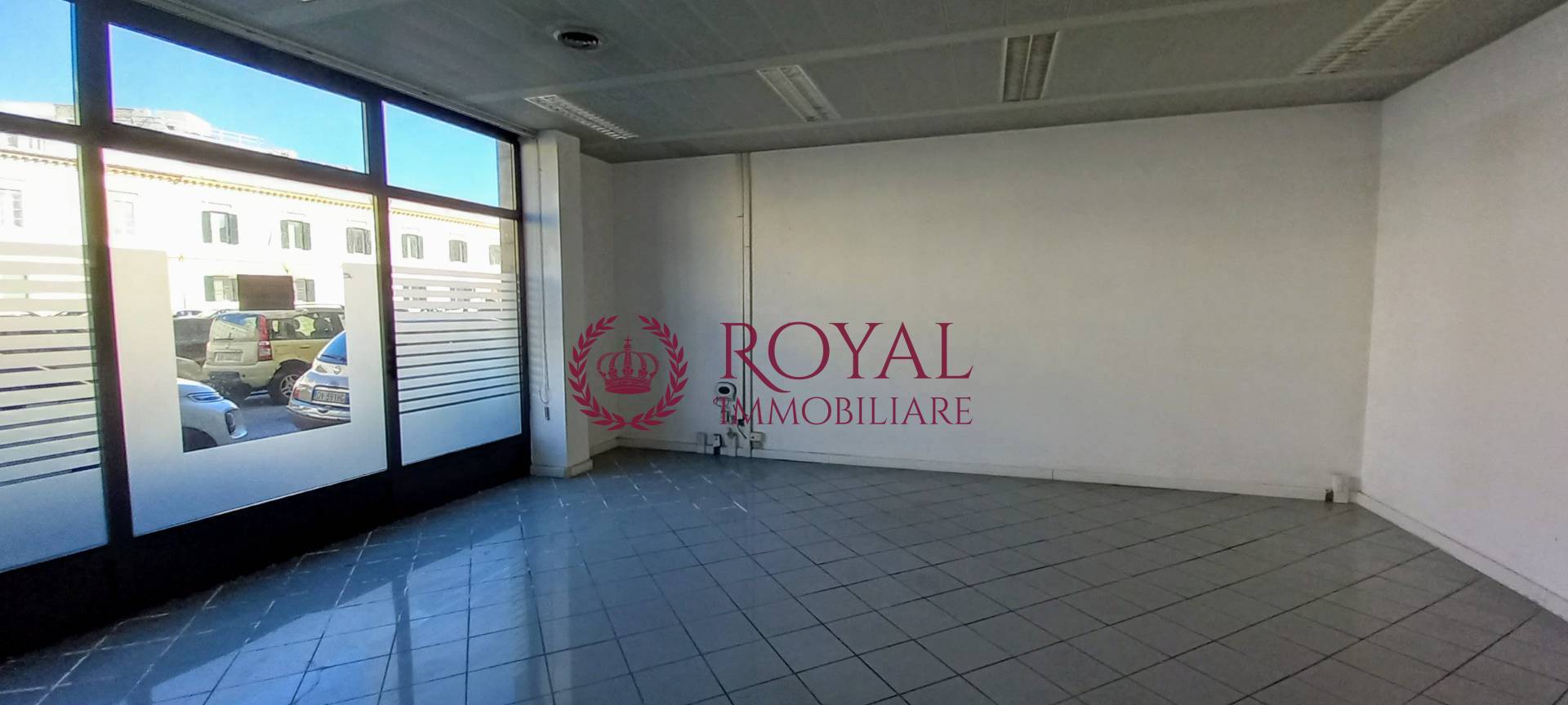 Locale commerciale in vendita a Livorno, Cavour