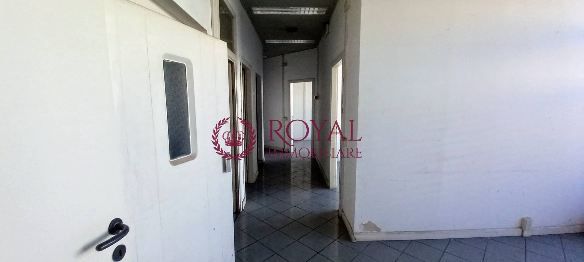 Locale commerciale in vendita a Livorno, Cavour