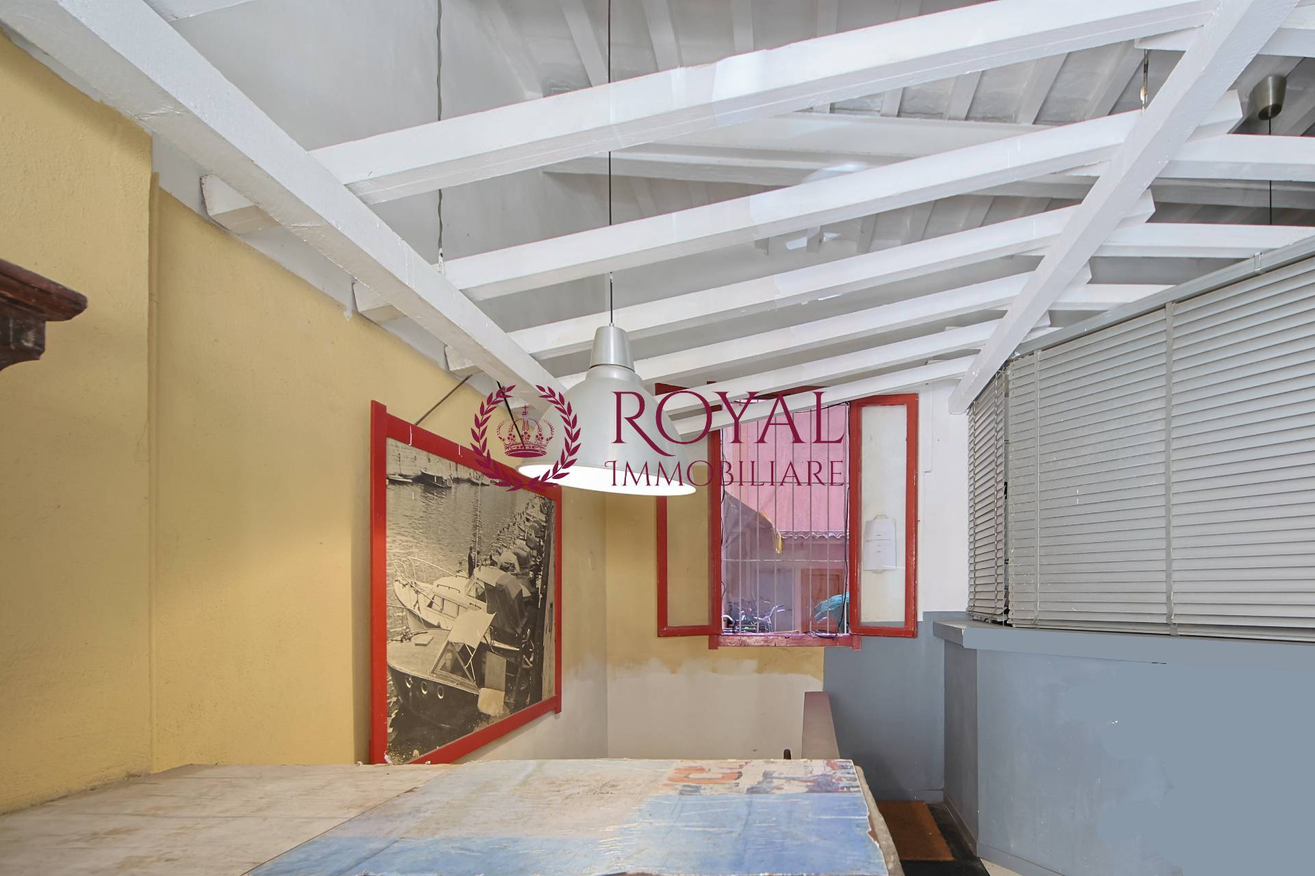 Locale commerciale in vendita a Livorno, Porta a Mare