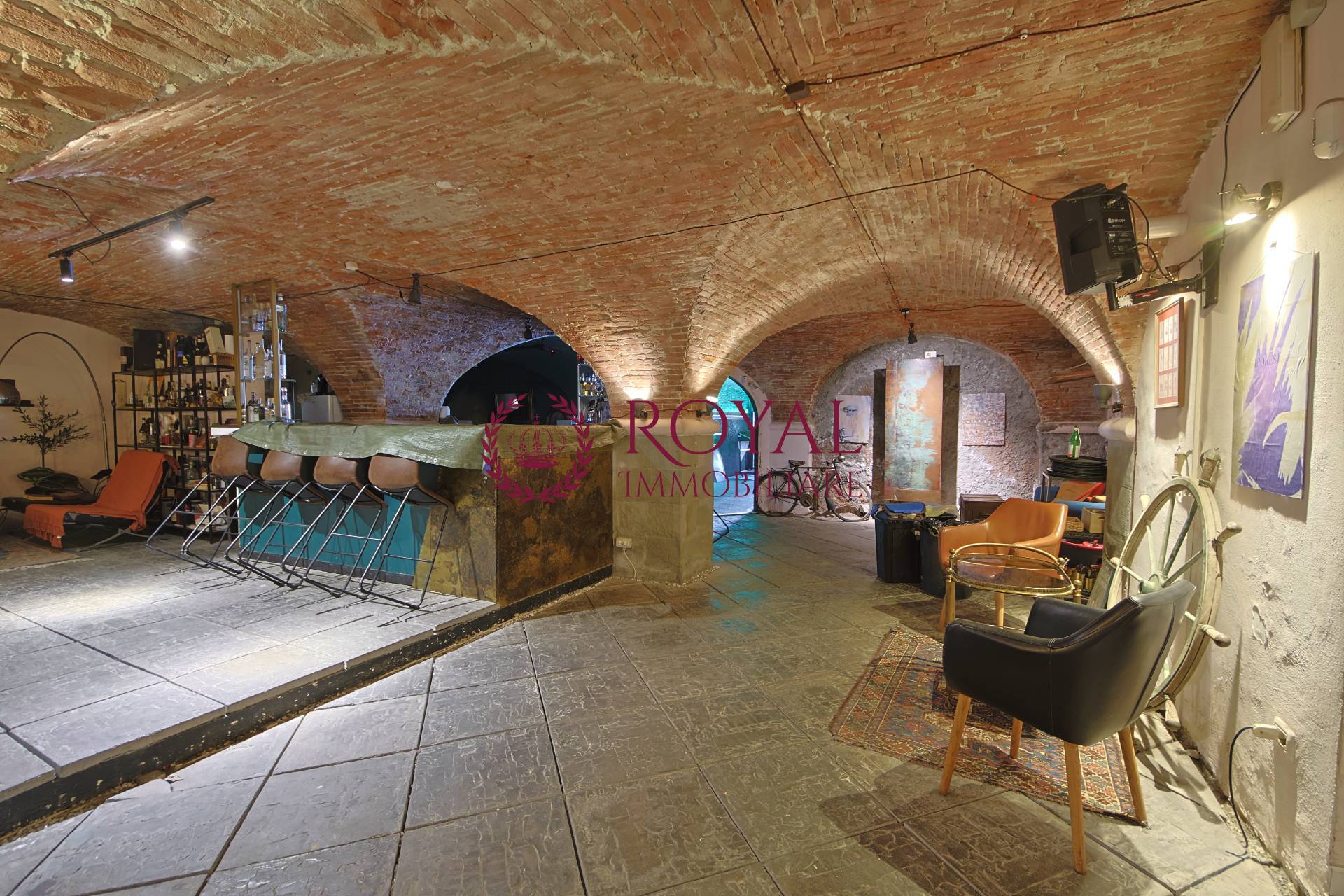 Locale commerciale in vendita a Livorno, Porta a Mare