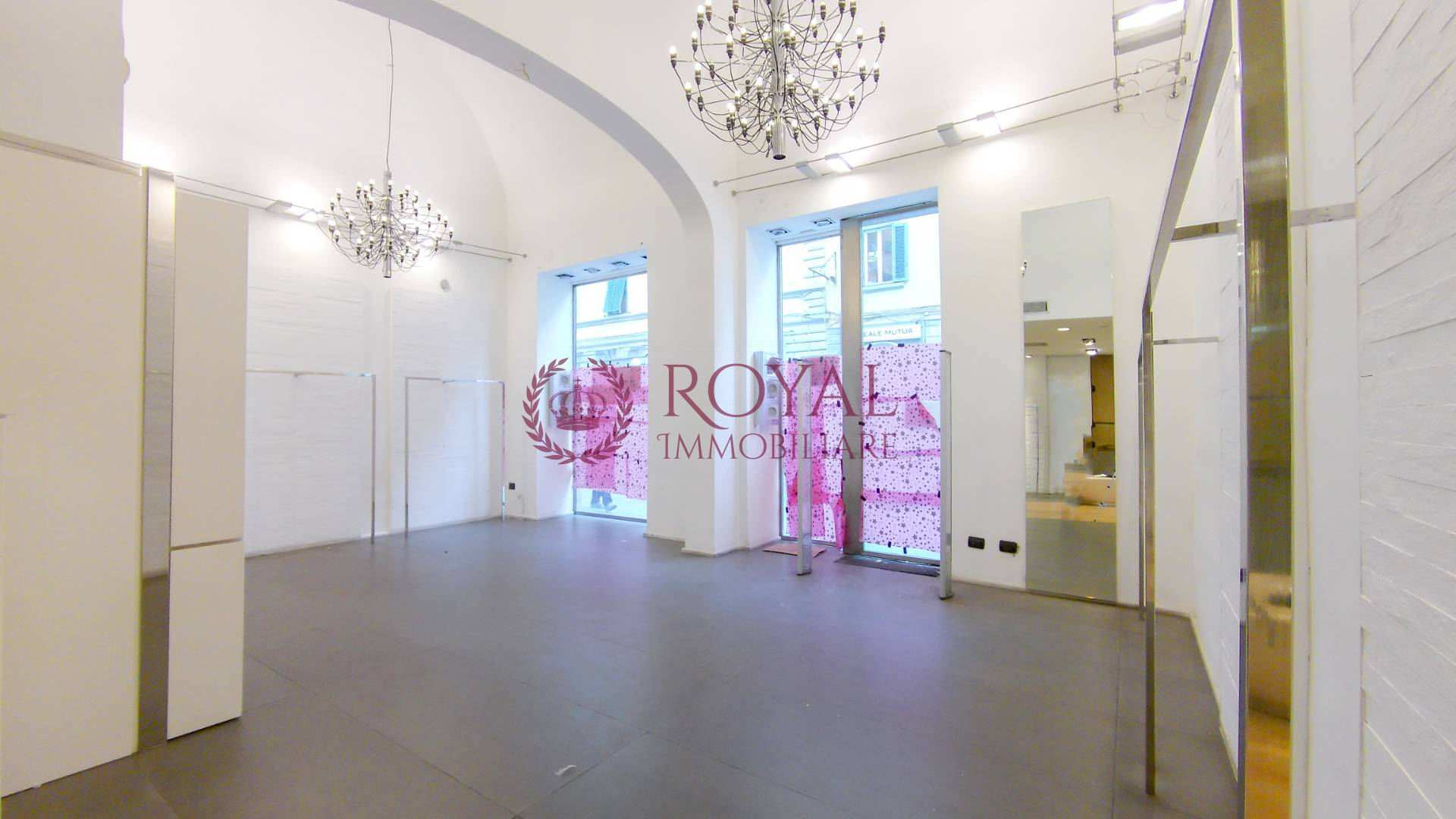 Locale commerciale in affitto a Livorno, Centro