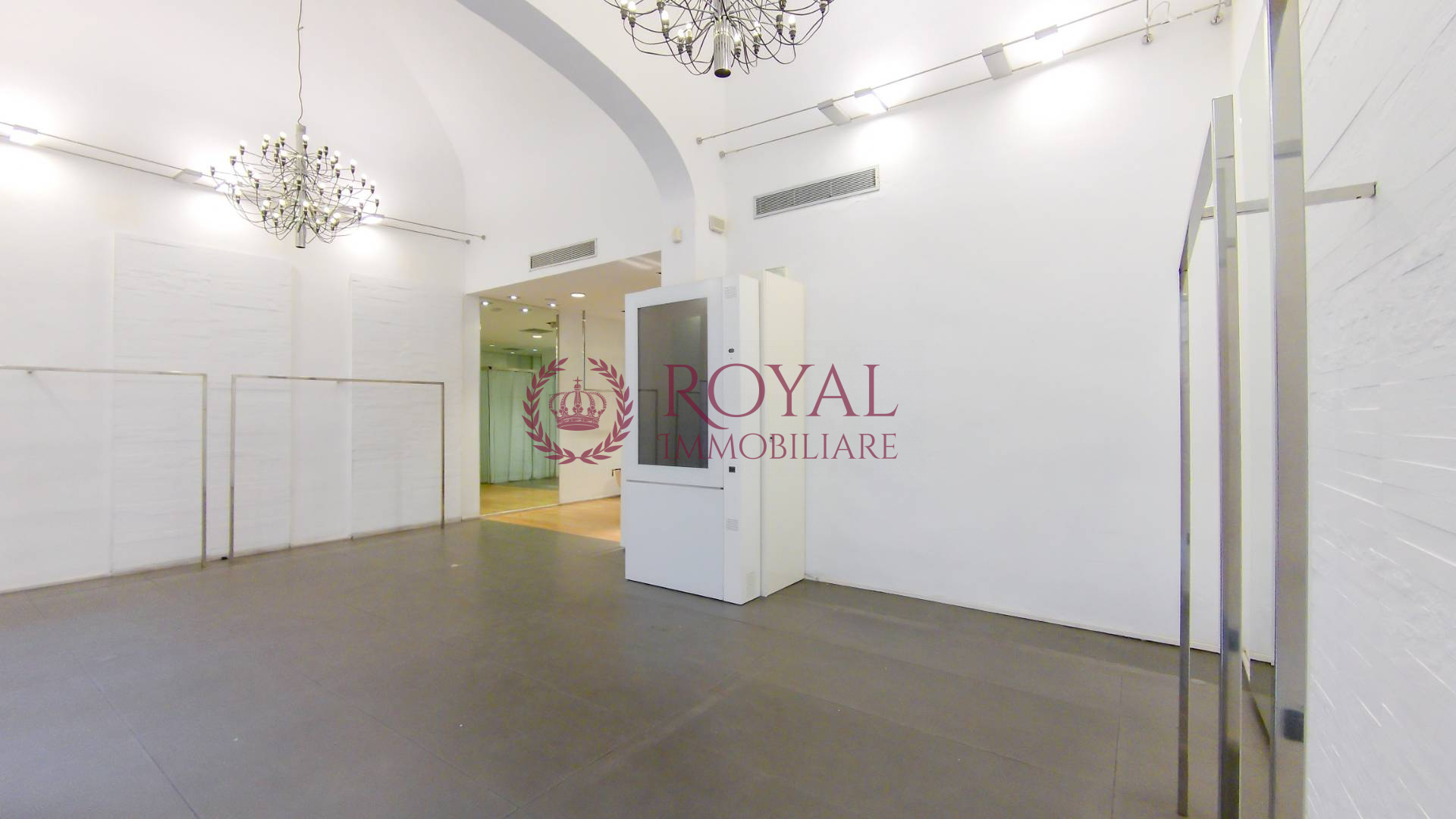 Locale commerciale in affitto a Livorno, Centro