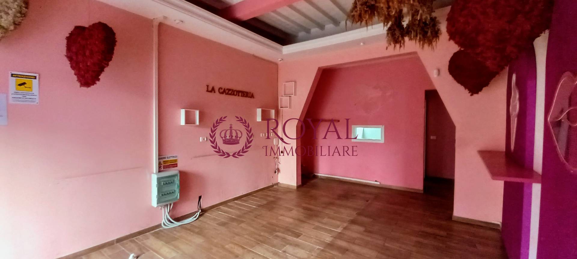 Locale commerciale in affitto a Livorno, Centro