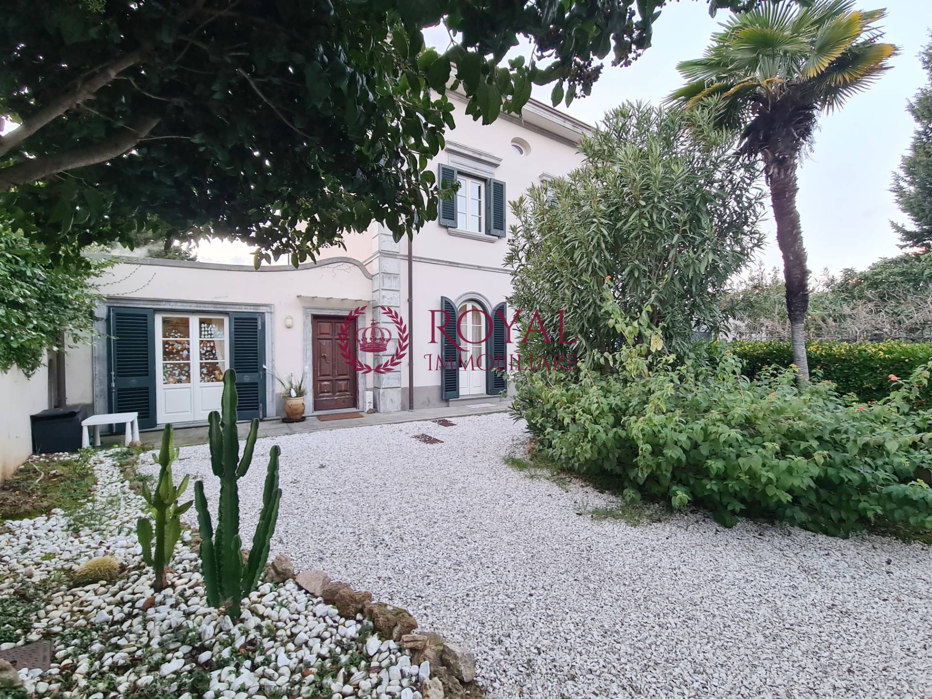 Villa in vendita a Livorno