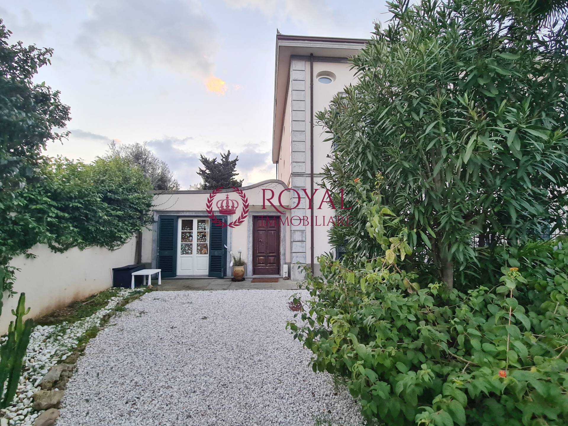 Villa in vendita a Livorno