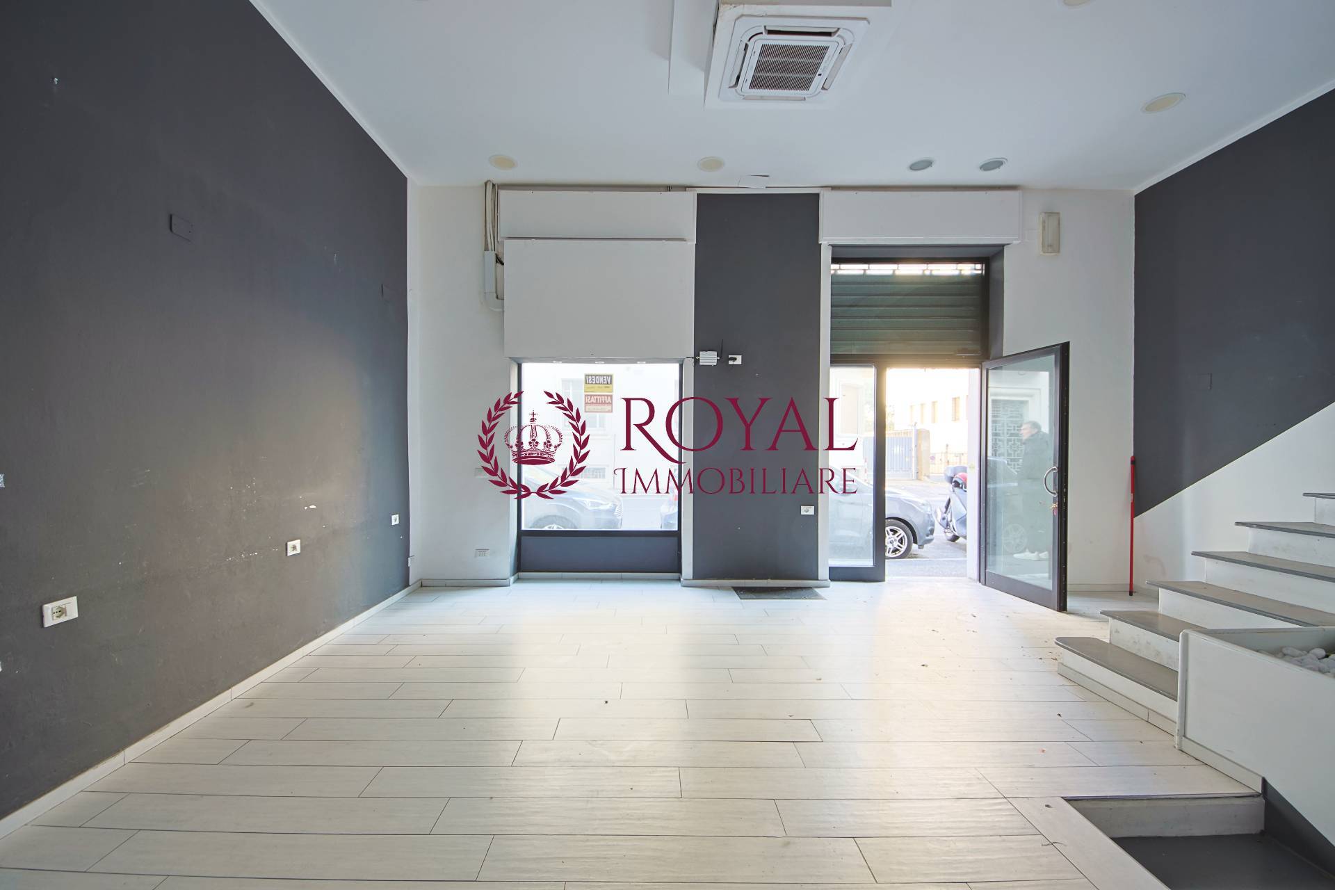 Locale commerciale in vendita a Livorno, Fabbricotti