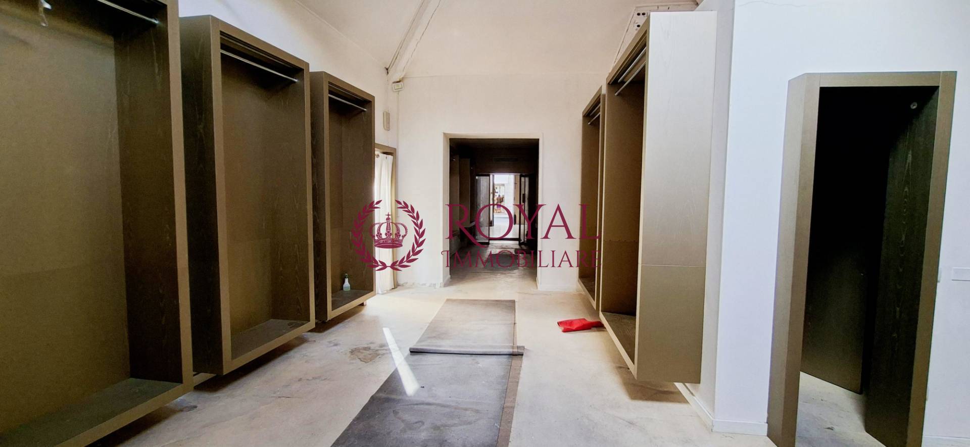Locale commerciale in affitto a Livorno, Cavour