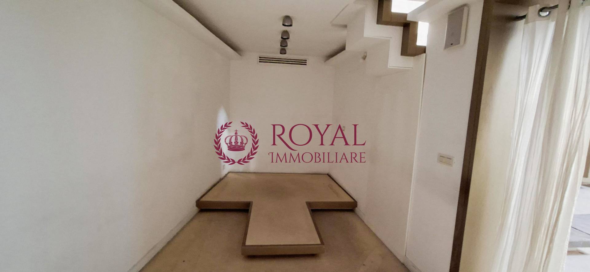 Locale commerciale in affitto a Livorno, Cavour