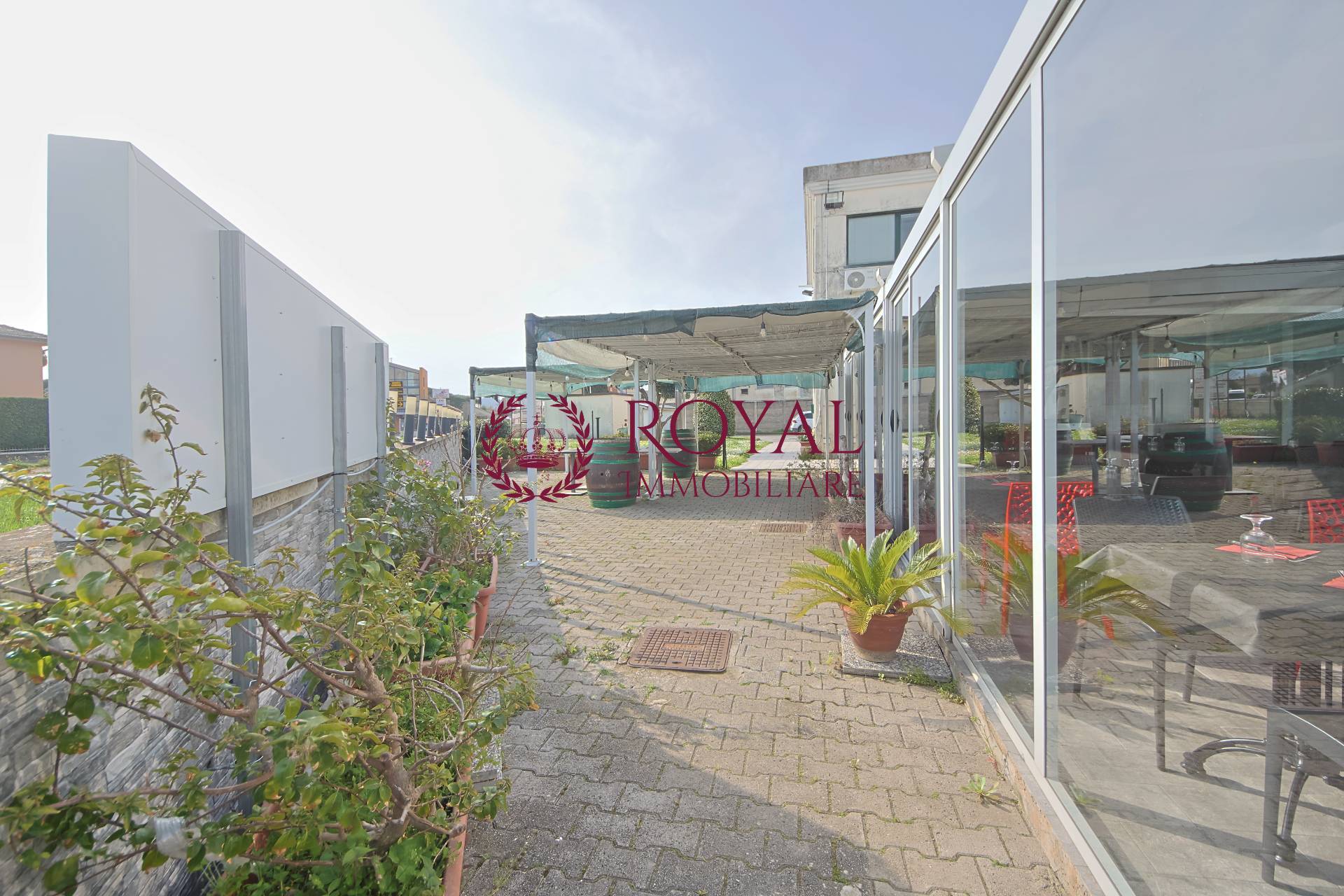 Locale commerciale in vendita a Livorno, Porta a Terra