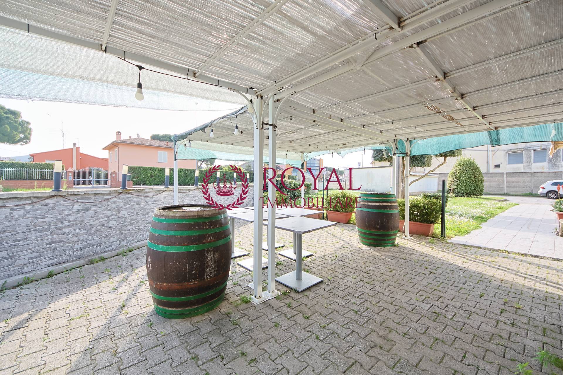 Locale commerciale in vendita a Livorno, Porta a Terra