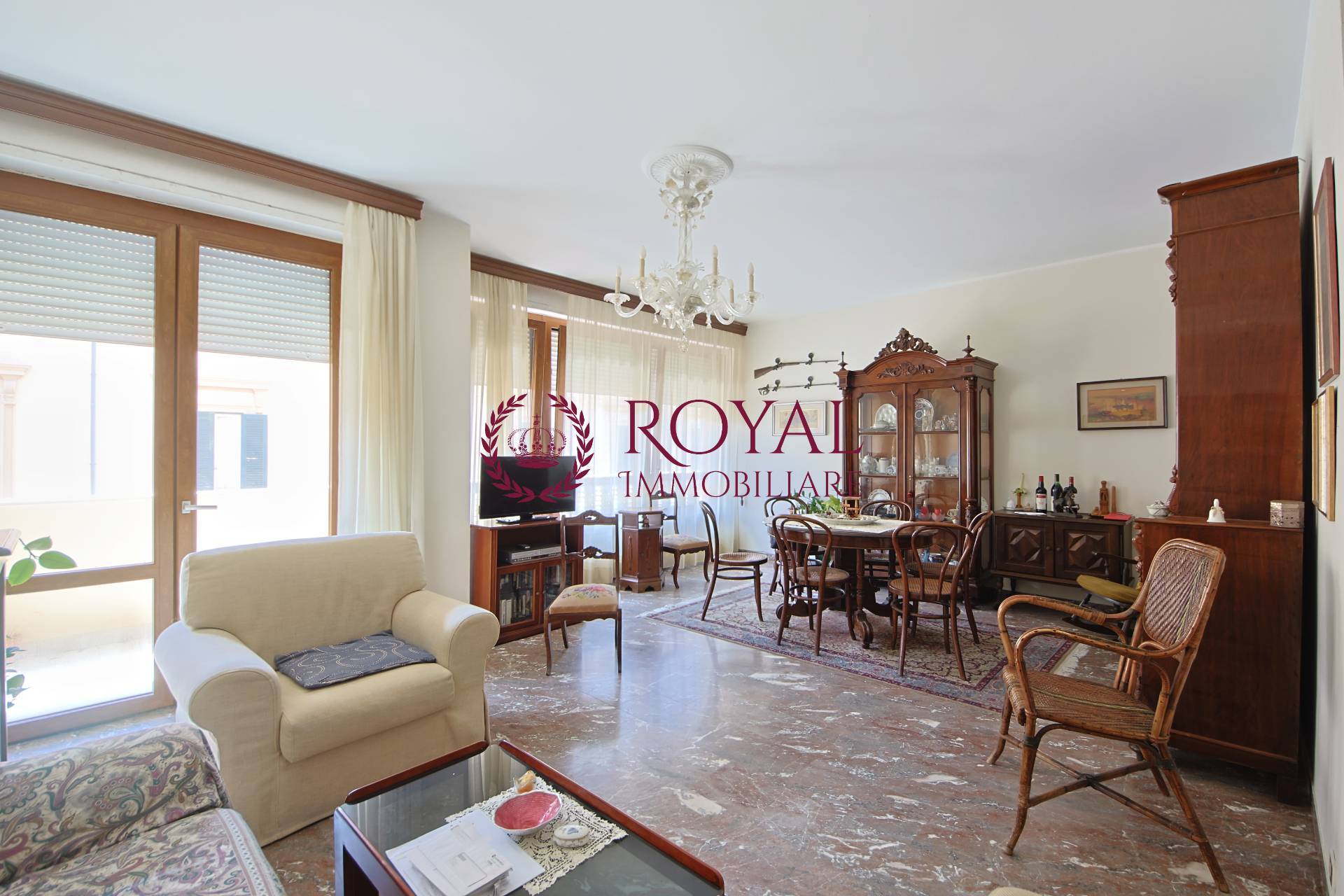 Appartamento in vendita a Livorno, Viale Italia