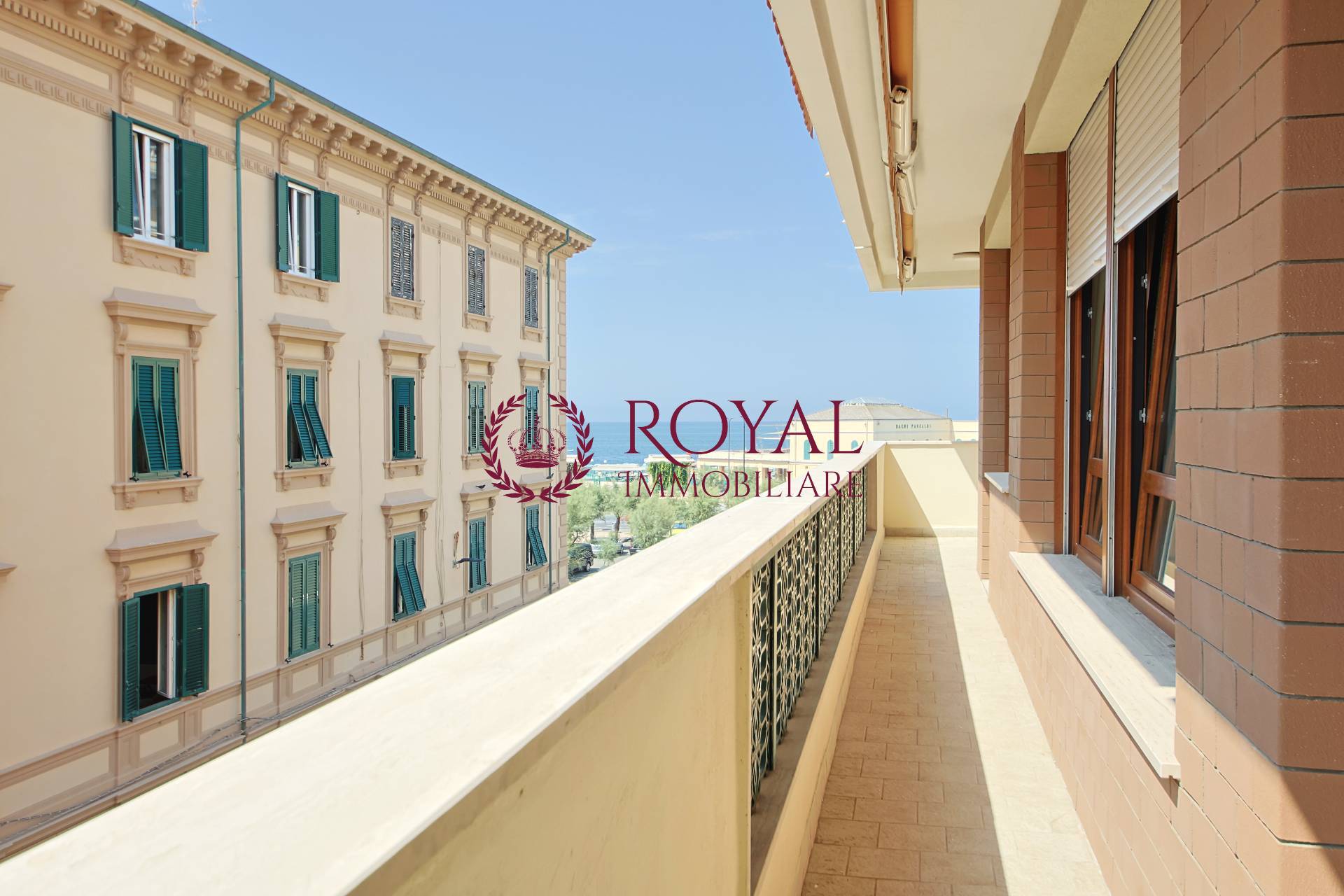 Appartamento in vendita a Livorno, Viale Italia