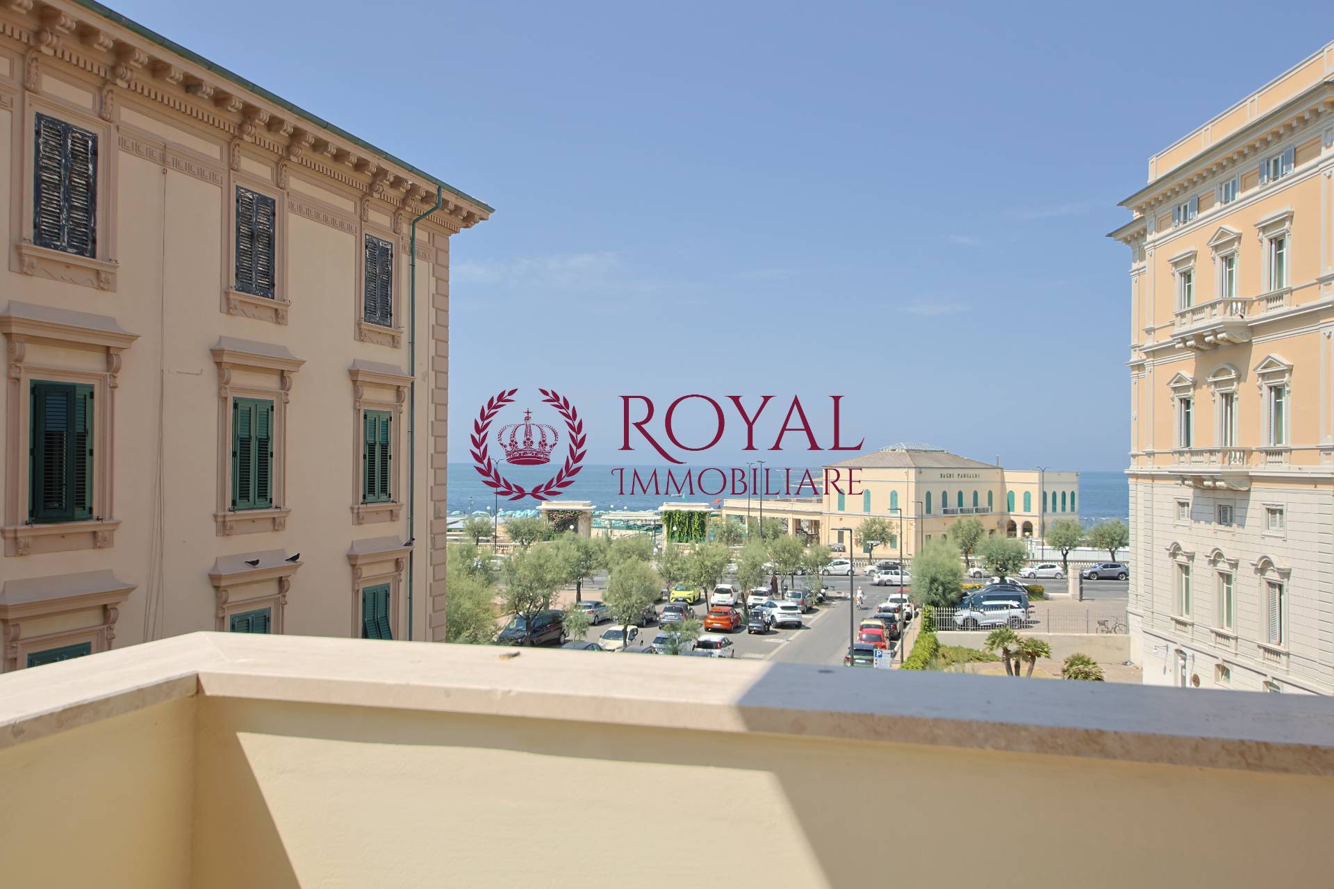 Appartamento in vendita a Livorno, Viale Italia