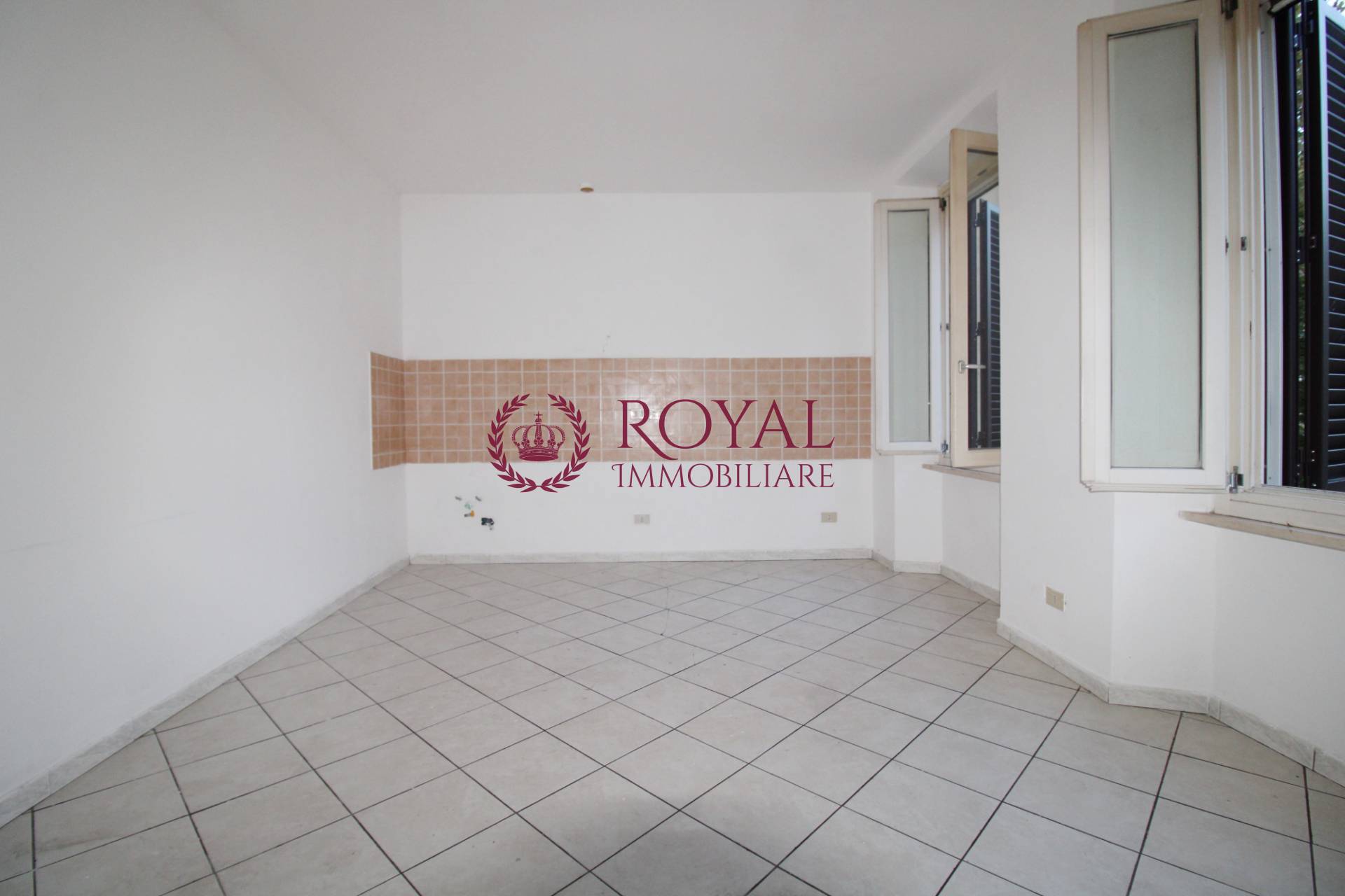 Bilocale in vendita a Livorno, Cisternone