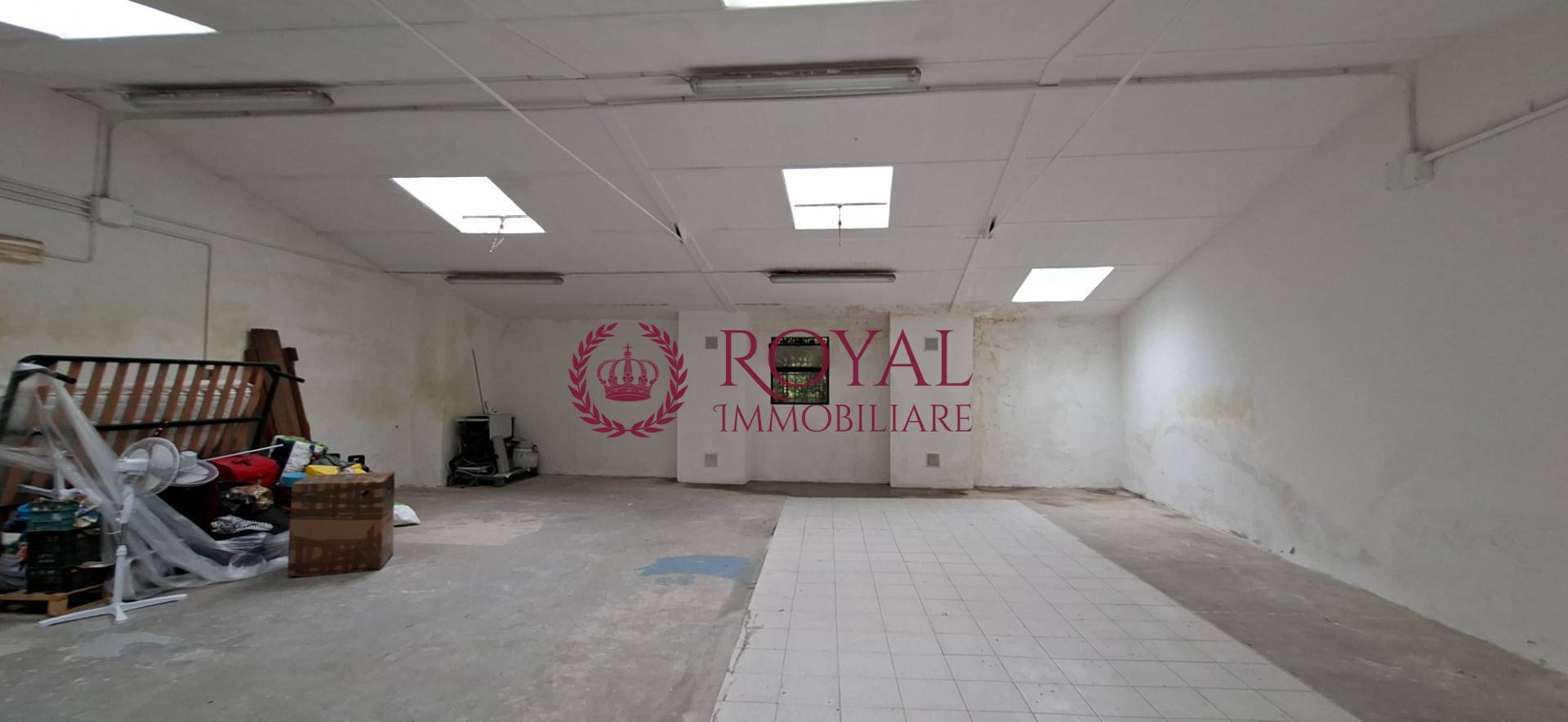Locale commerciale in vendita a Livorno, MARCONI