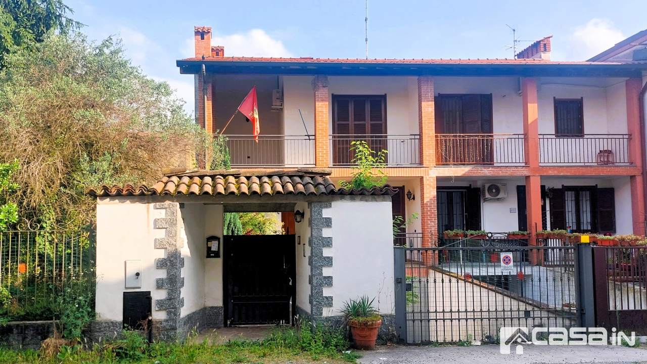 Casa indipendente con giardino in via della croce, Bussero